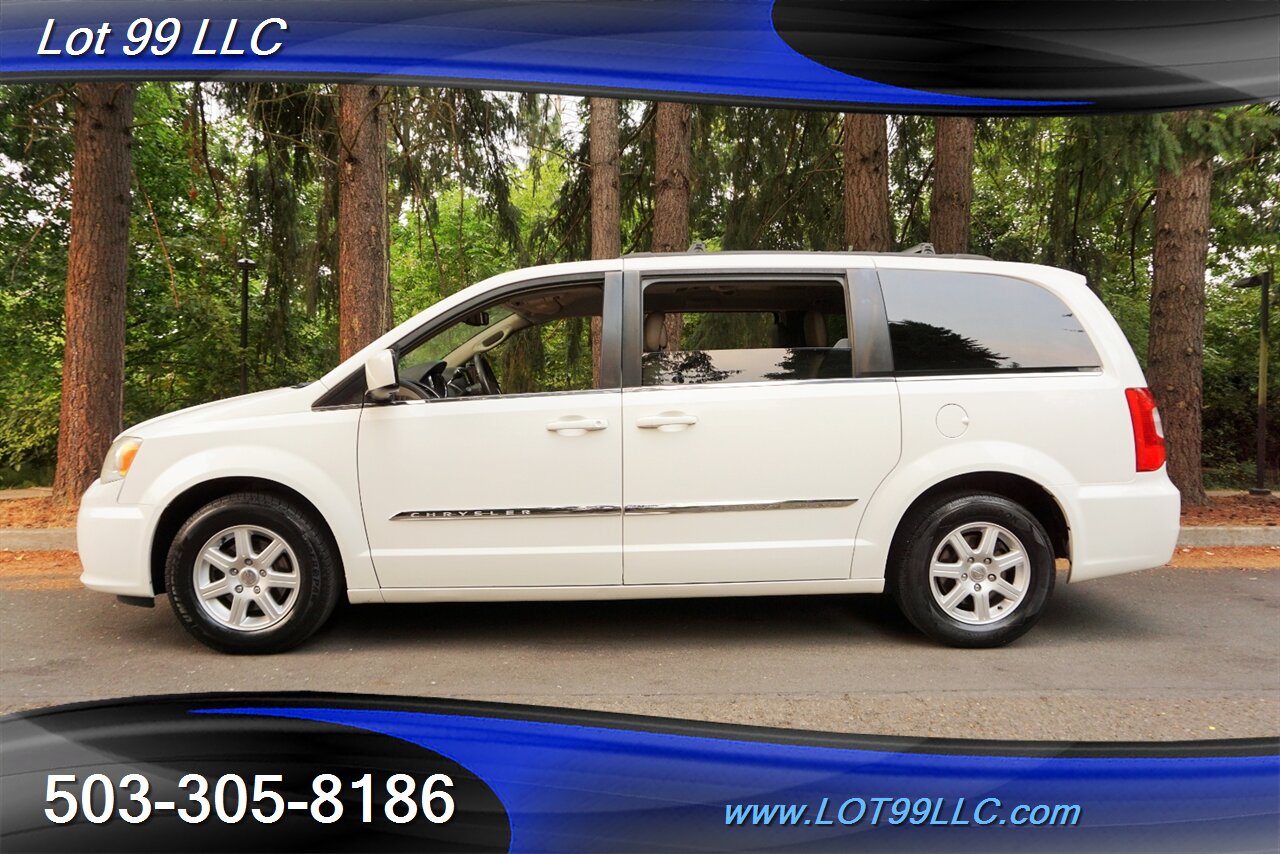 2012 Chrysler Town and Country Touring 3.6L Auto Dual Power Doors Leather   - Photo 1 - Milwaukie, OR 97267