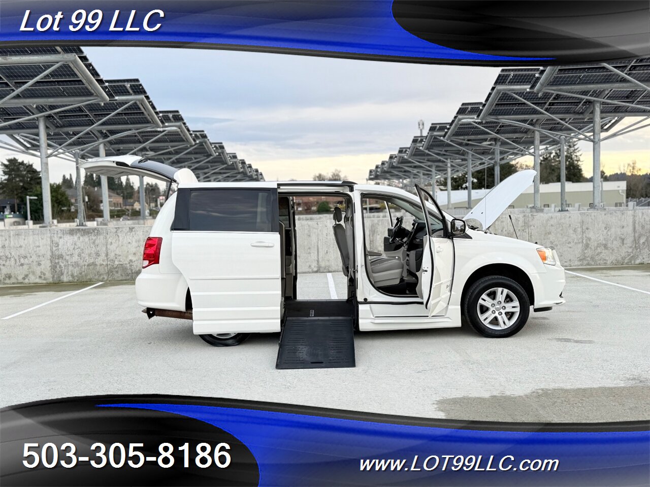 2011 Dodge Grand Caravan ** WHEELCHAIR VAN ** 53k Miles Leather   - Photo 2 - Milwaukie, OR 97267