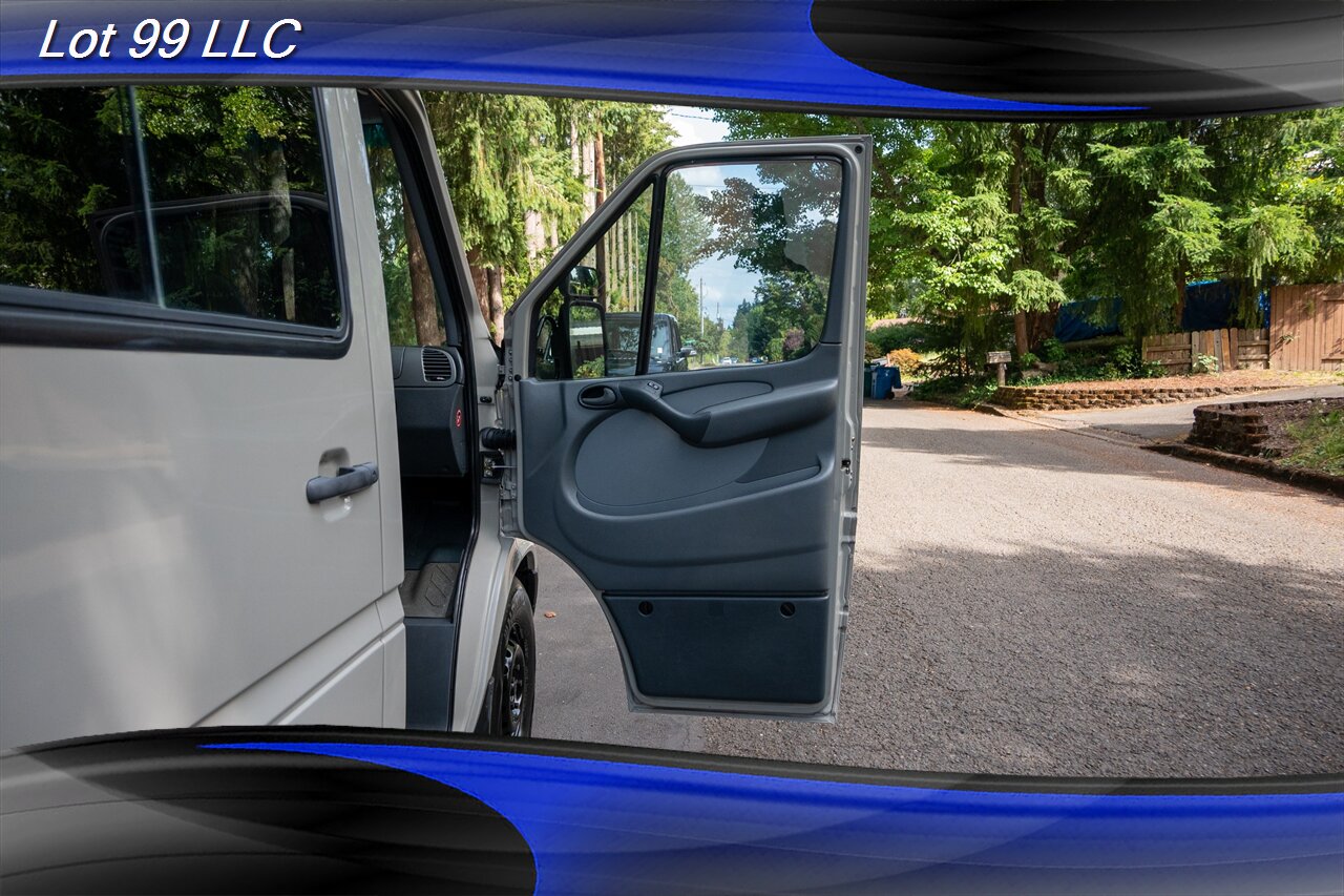 2006 Dodge Sprinter 2500 82k DIESEL ** WHEELCHAIR VAN **   - Photo 34 - Milwaukie, OR 97267