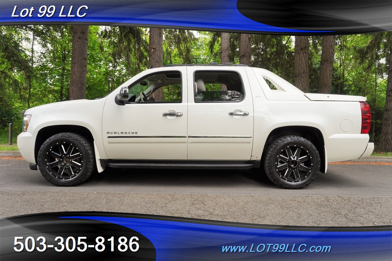 2012 Chevrolet Avalanche LTZ 4X4 V8 5.3L Auto Heated Leather Seats MOON GPS  Black 20 Wheels Newer Tires - Photo 1 - Milwaukie, OR 97267