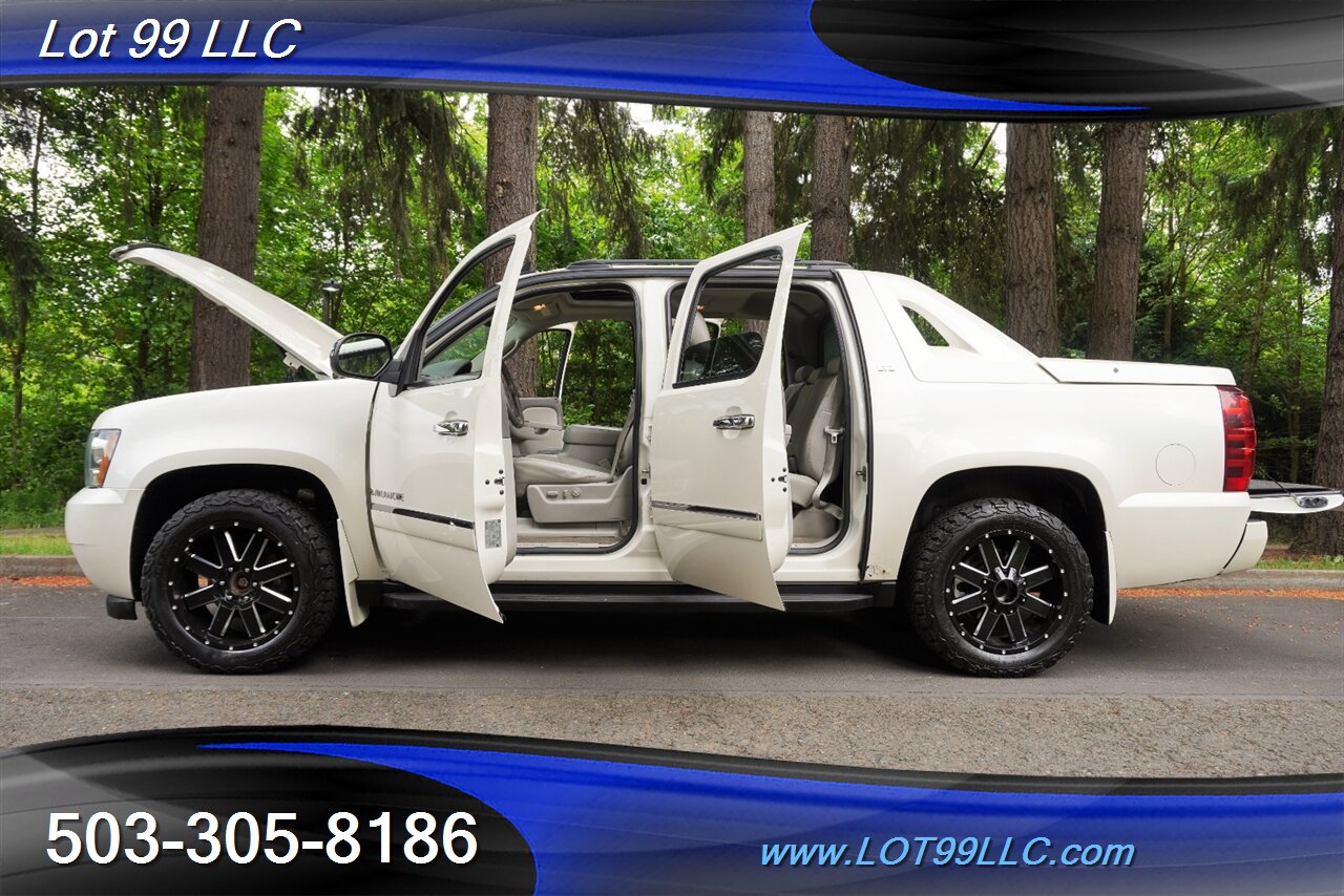 2012 Chevrolet Avalanche LTZ 4X4 V8 5.3L Auto Heated Leather Seats MOON GPS  Black 20 Wheels Newer Tires - Photo 28 - Milwaukie, OR 97267