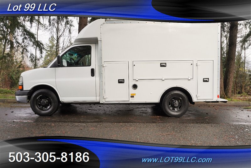 2004 Chevrolet Express 3500's photo