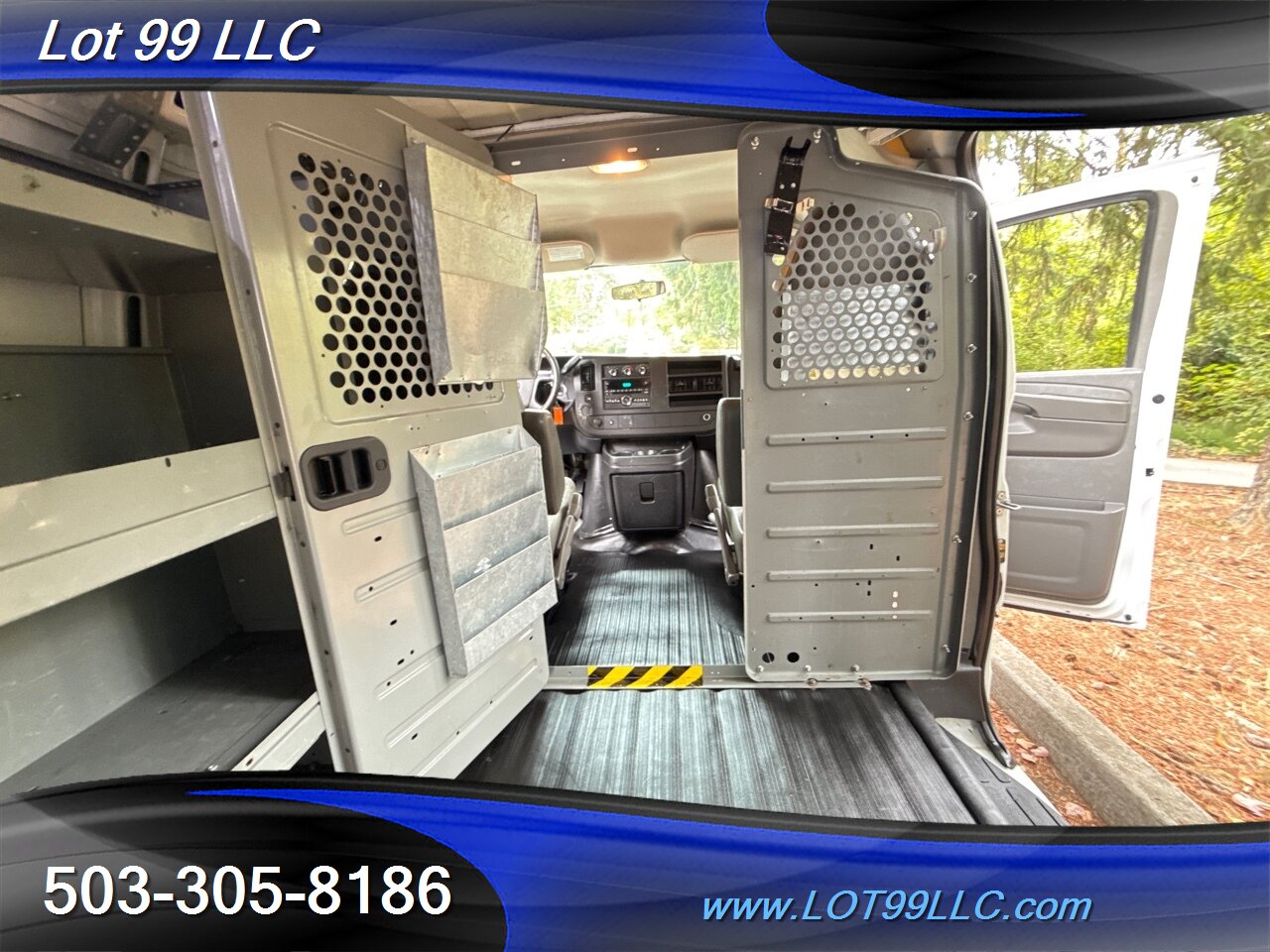 2013 Chevrolet Express 2500 Cargo Van 1-Owner 136k Ladder Rack Shelves   - Photo 18 - Milwaukie, OR 97267