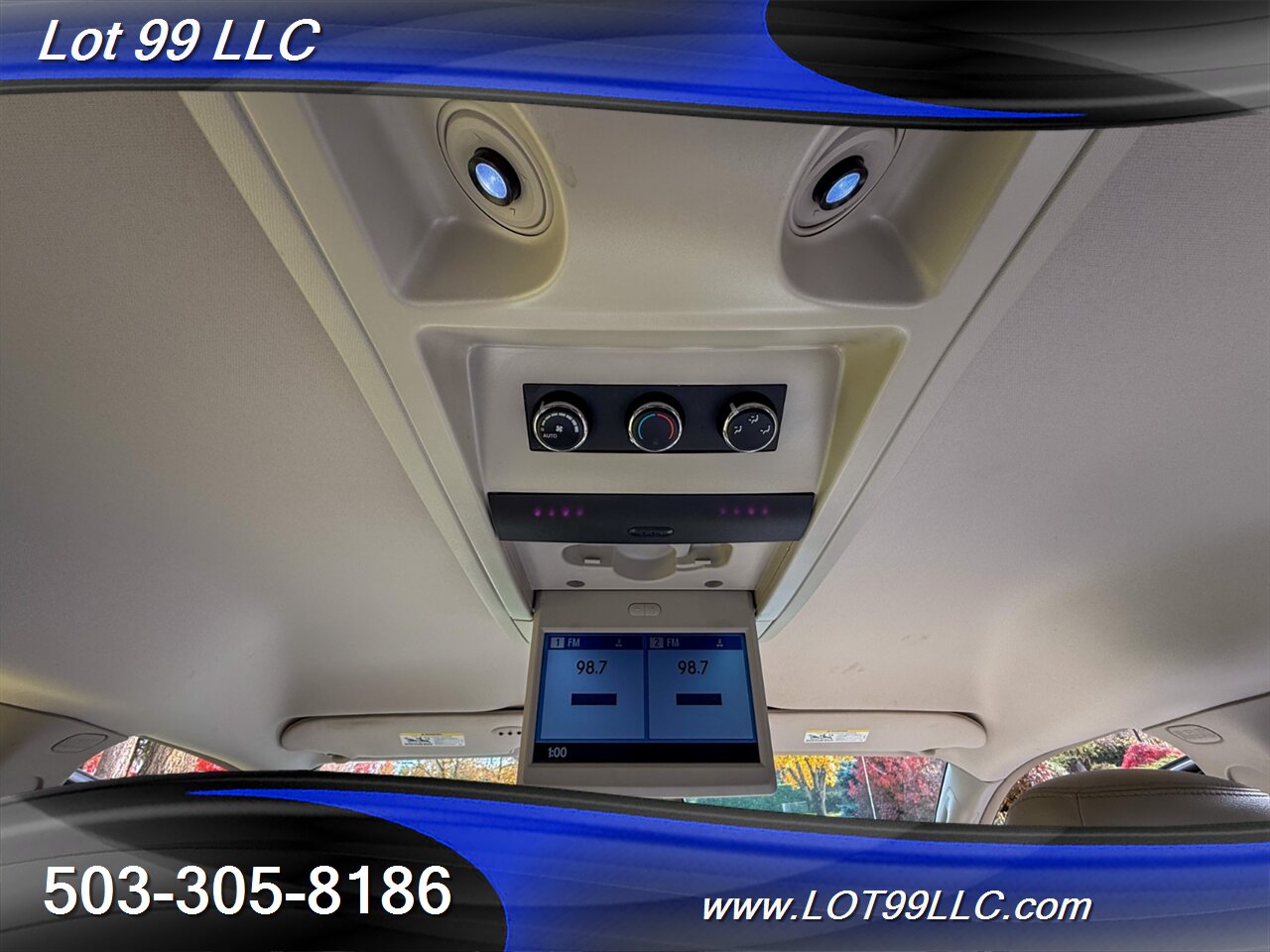 2012 Chrysler Town & Country Touring ** Braun WHEELCHAIR VAN ** Kneeling Power Ramp Backup Camera - Photo 34 - Milwaukie, OR 97267
