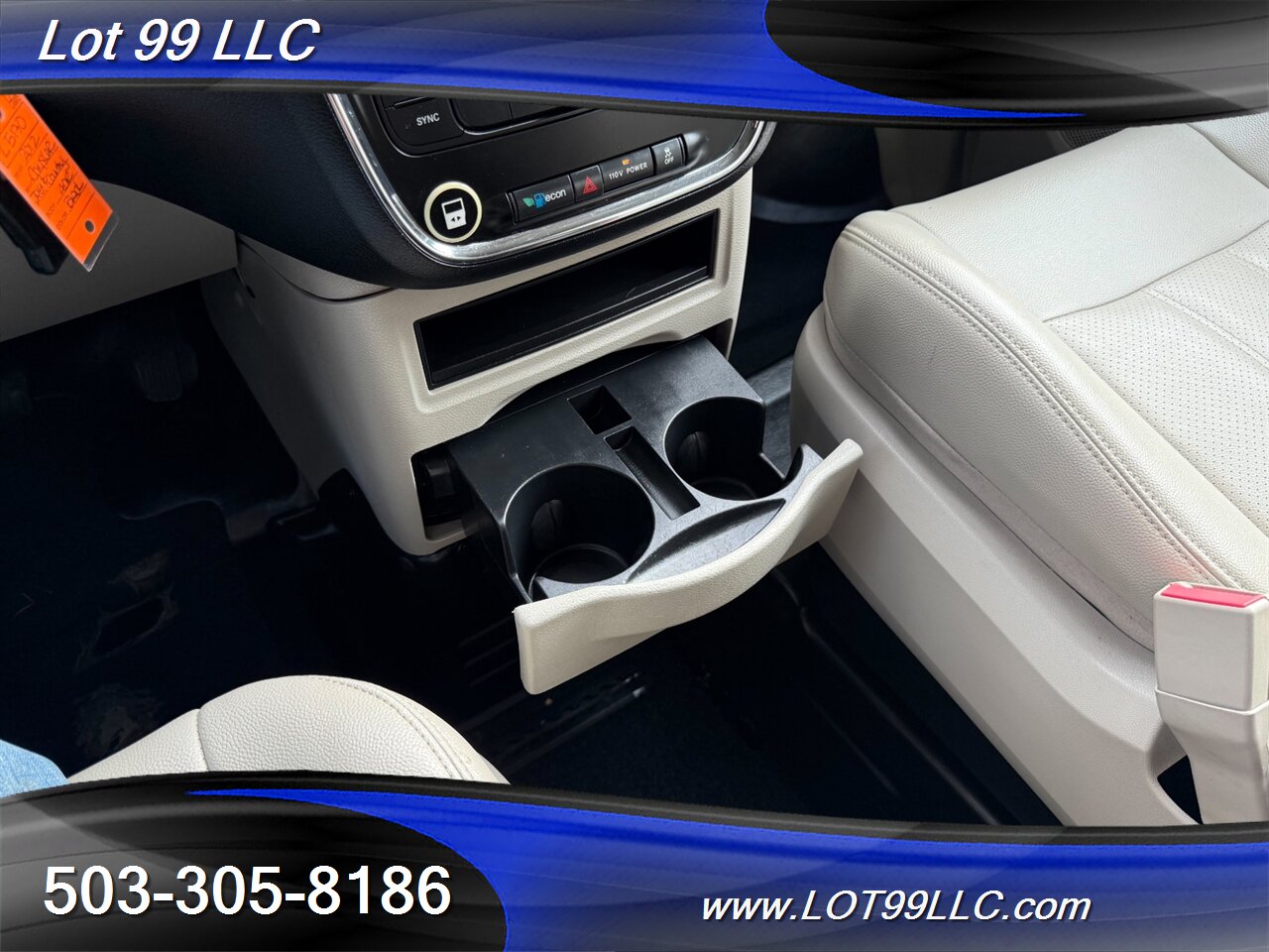 2012 Chrysler Town & Country Touring ** Braun WHEELCHAIR VAN ** Kneeling Power Ramp Backup Camera - Photo 86 - Milwaukie, OR 97267