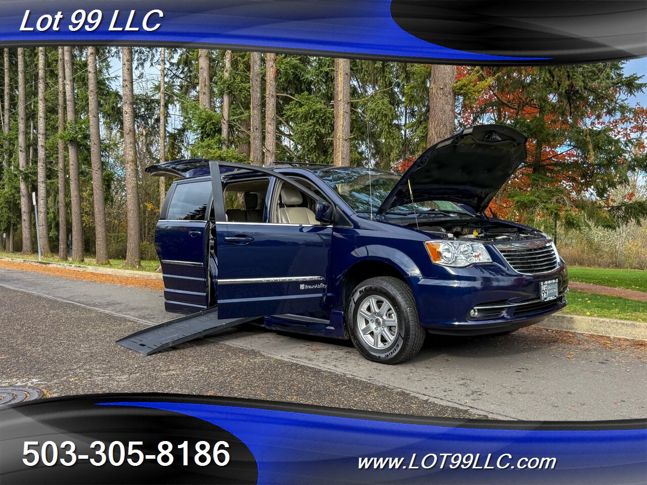 2012 Chrysler Town & Country Touring ** Braun WHEELCHAIR VAN ** Kneeling Power Ramp Backup Camera - Photo 23 - Milwaukie, OR 97267