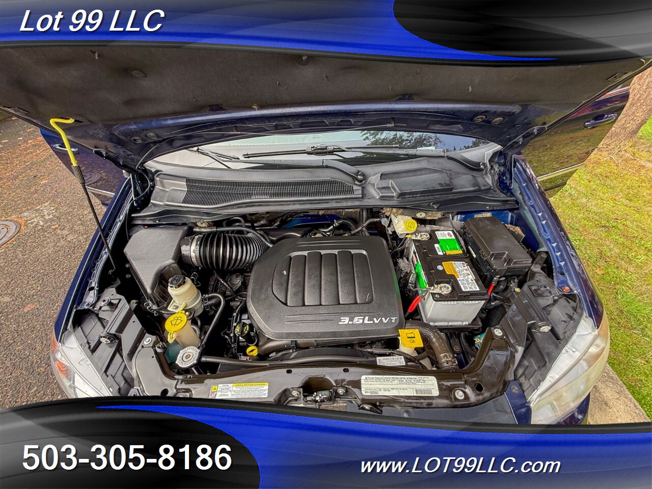 2012 Chrysler Town & Country Touring ** Braun WHEELCHAIR VAN ** Kneeling Power Ramp Backup Camera - Photo 46 - Milwaukie, OR 97267