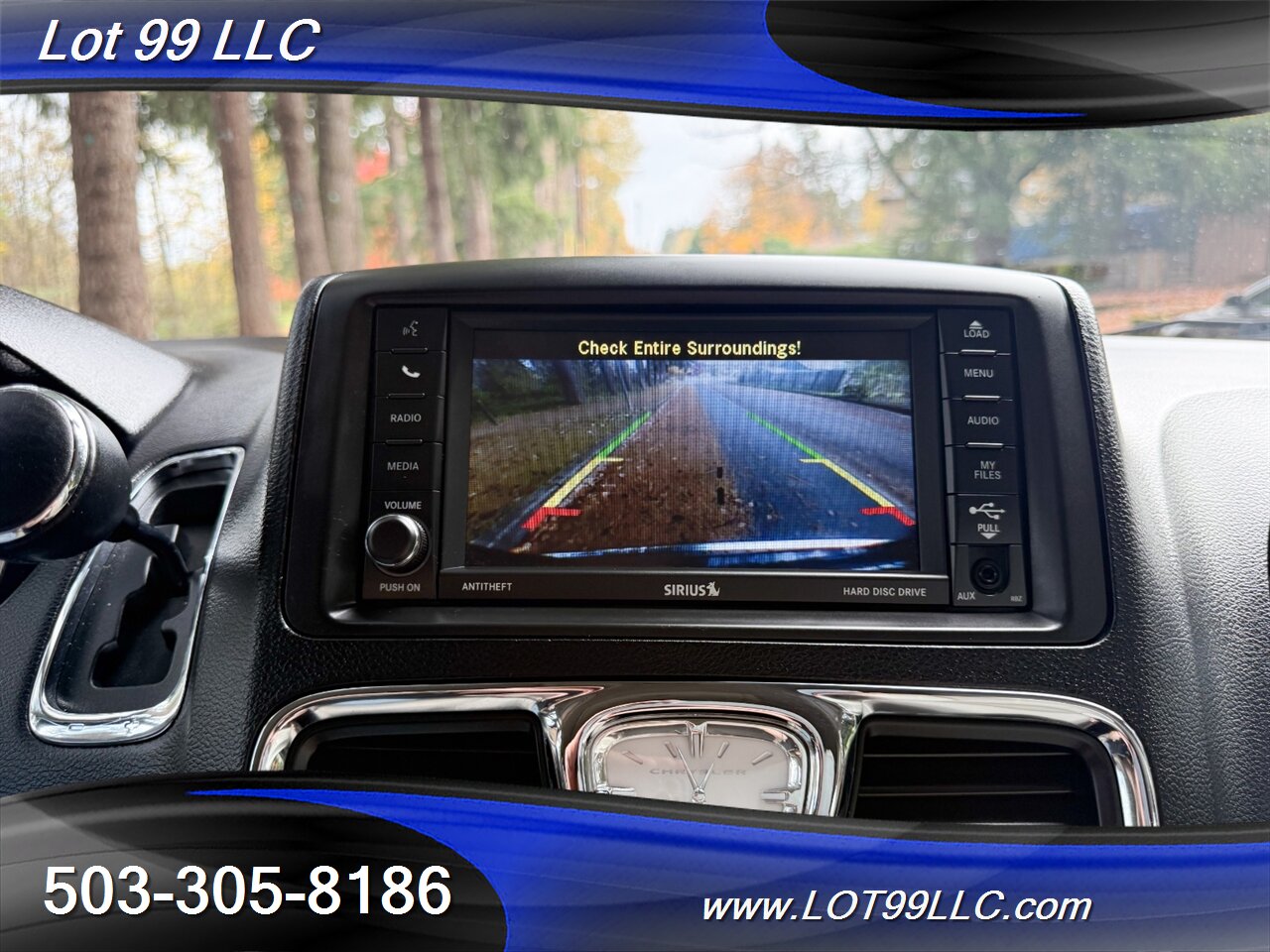 2012 Chrysler Town & Country Touring ** Braun WHEELCHAIR VAN ** Kneeling Power Ramp Backup Camera - Photo 16 - Milwaukie, OR 97267