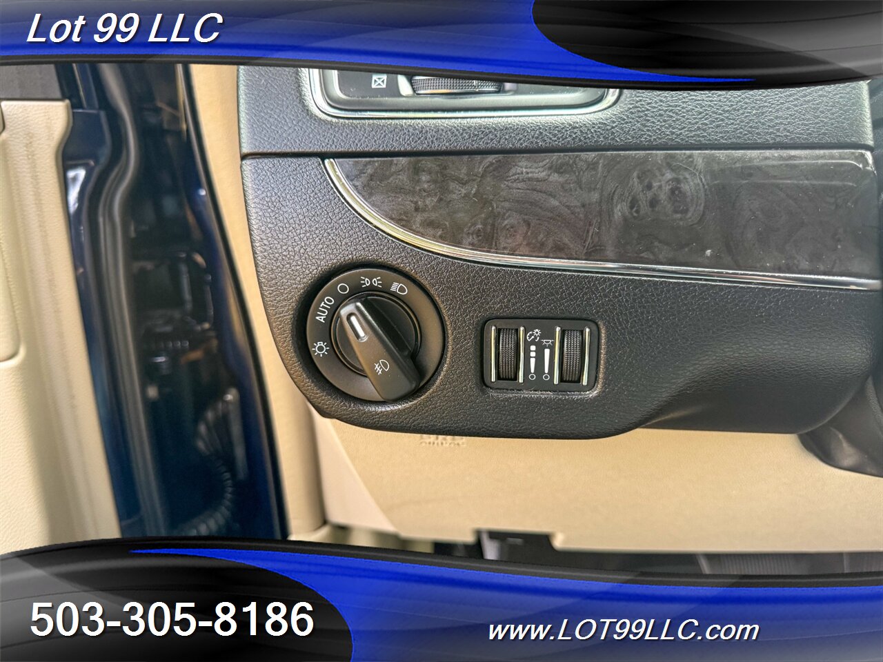 2012 Chrysler Town & Country Touring ** Braun WHEELCHAIR VAN ** Kneeling Power Ramp Backup Camera - Photo 80 - Milwaukie, OR 97267