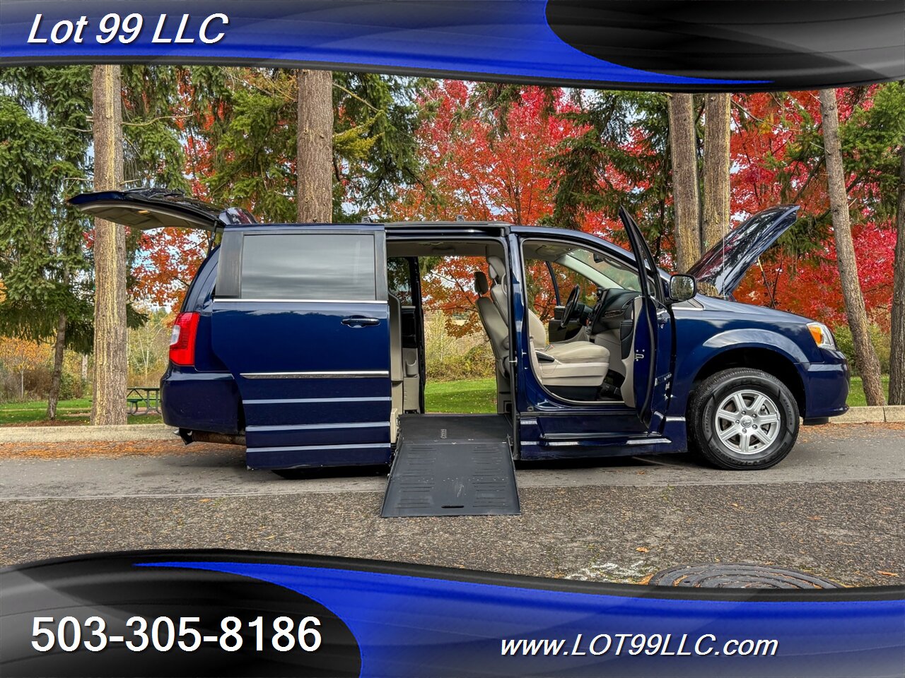 2012 Chrysler Town & Country Touring ** Braun WHEELCHAIR VAN ** Kneeling Power Ramp Backup Camera - Photo 51 - Milwaukie, OR 97267