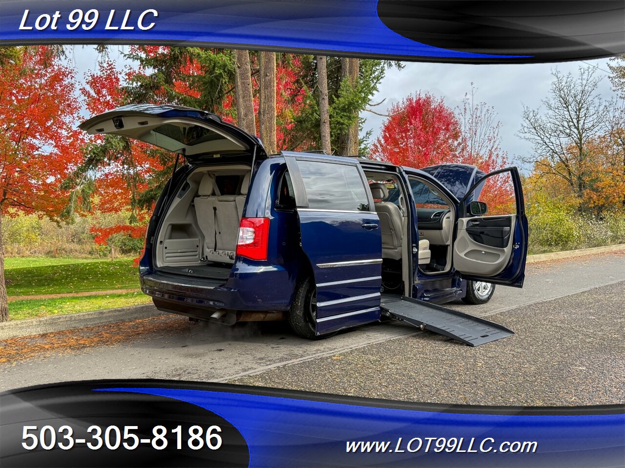 2012 Chrysler Town & Country Touring ** Braun WHEELCHAIR VAN ** Kneeling Power Ramp Backup Camera - Photo 52 - Milwaukie, OR 97267