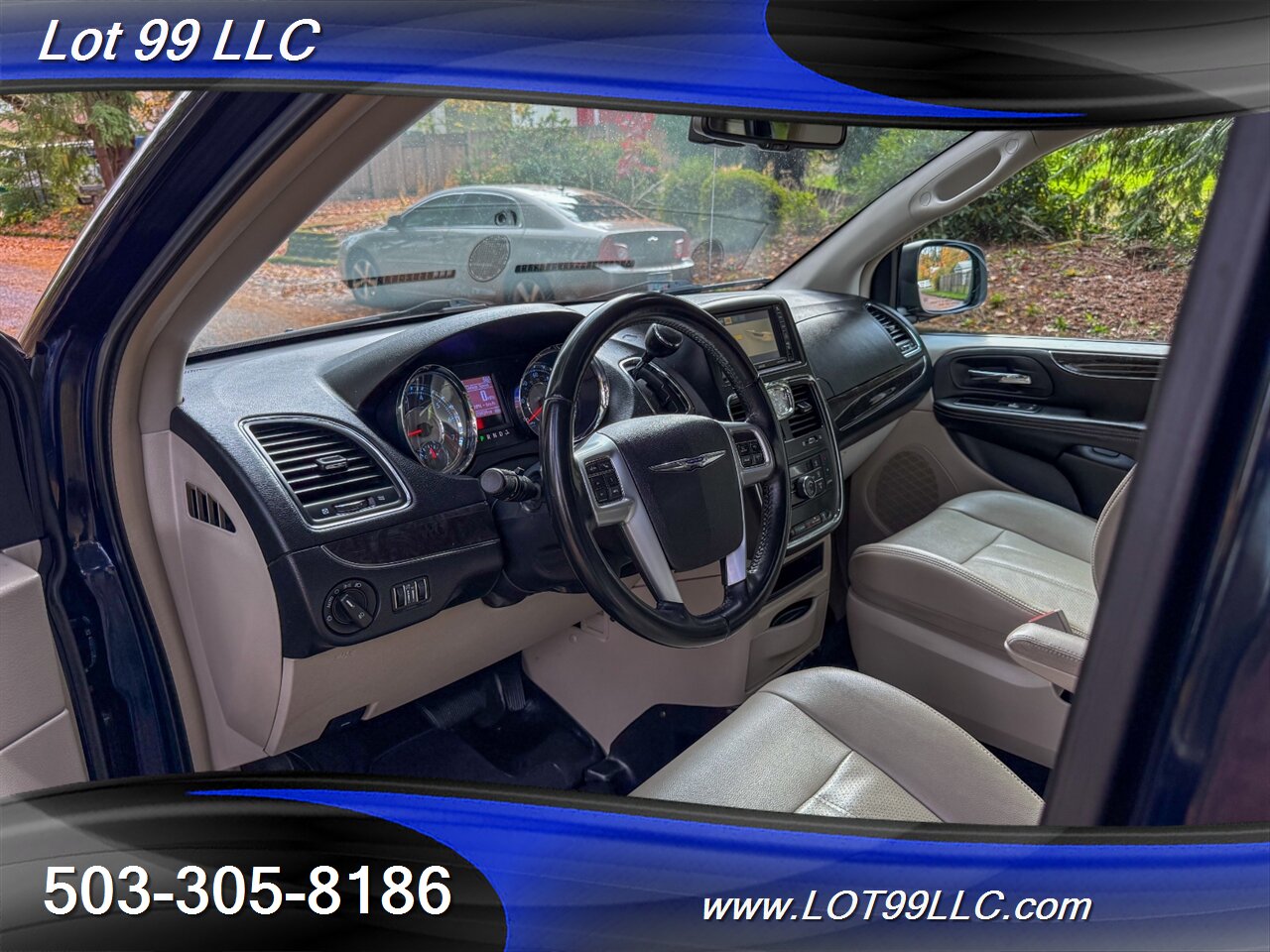 2012 Chrysler Town & Country Touring ** Braun WHEELCHAIR VAN ** Kneeling Power Ramp Backup Camera - Photo 88 - Milwaukie, OR 97267