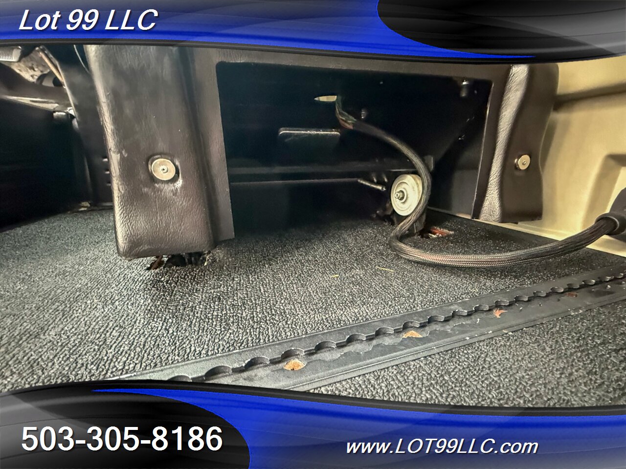 2012 Chrysler Town & Country Touring ** Braun WHEELCHAIR VAN ** Kneeling Power Ramp Backup Camera - Photo 75 - Milwaukie, OR 97267