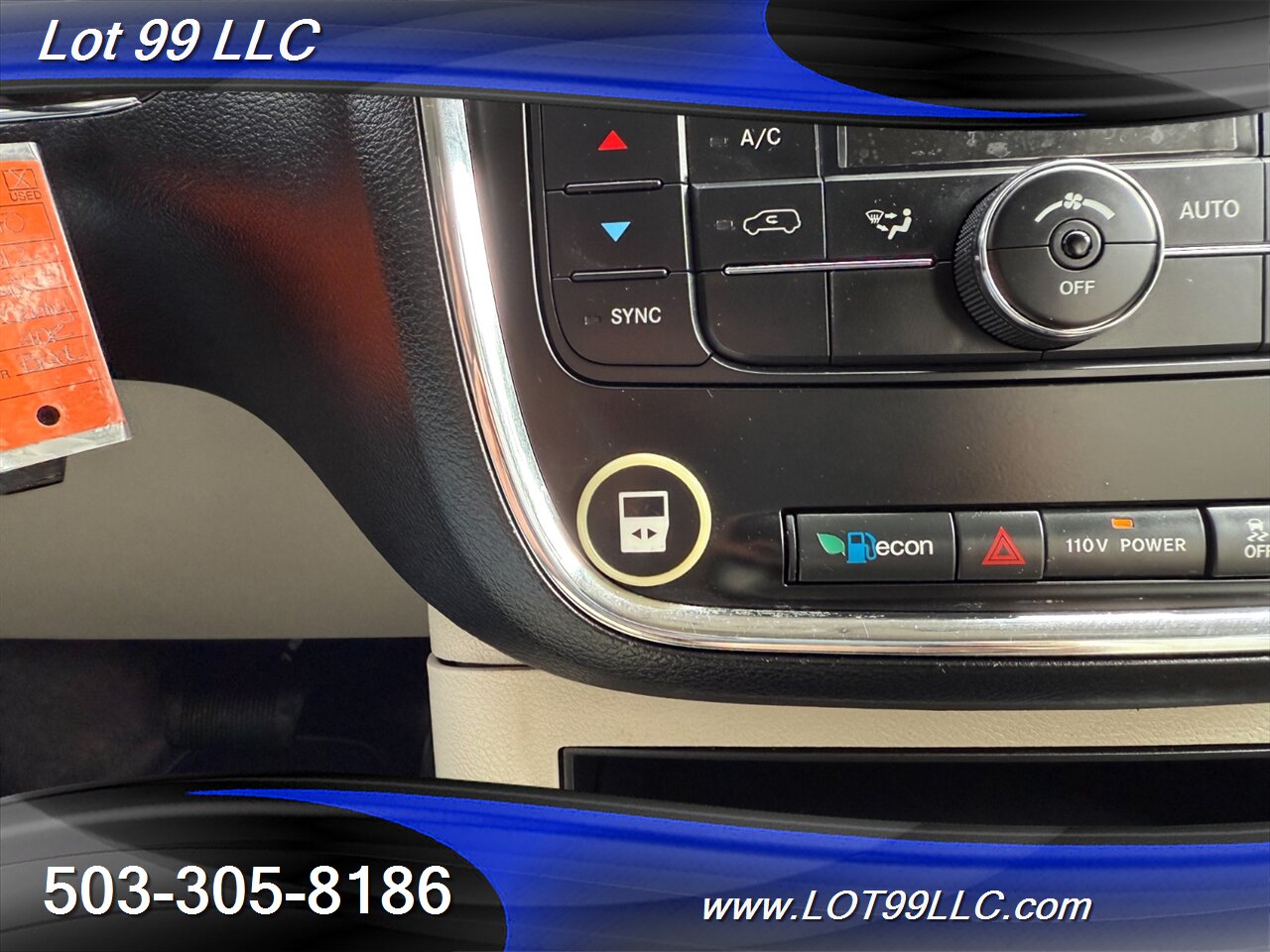 2012 Chrysler Town & Country Touring ** Braun WHEELCHAIR VAN ** Kneeling Power Ramp Backup Camera - Photo 87 - Milwaukie, OR 97267