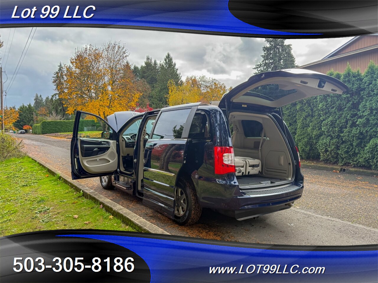 2012 Chrysler Town & Country Touring ** Braun WHEELCHAIR VAN ** Kneeling Power Ramp Backup Camera - Photo 60 - Milwaukie, OR 97267