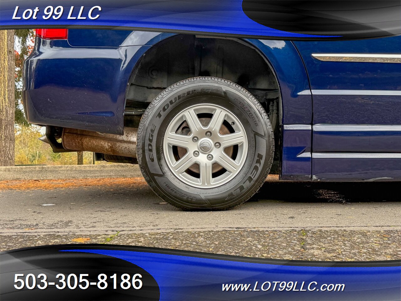 2012 Chrysler Town & Country Touring ** Braun WHEELCHAIR VAN ** Kneeling Power Ramp Backup Camera - Photo 71 - Milwaukie, OR 97267