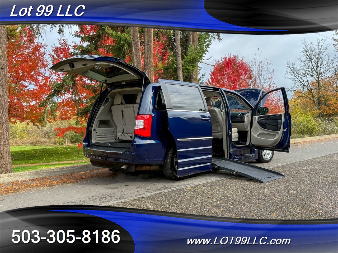 2012 Chrysler Town & Country Touring ** Braun WHEELCHAIR VAN ** Kneeling Power Ramp Backup Camera - Photo 53 - Milwaukie, OR 97267