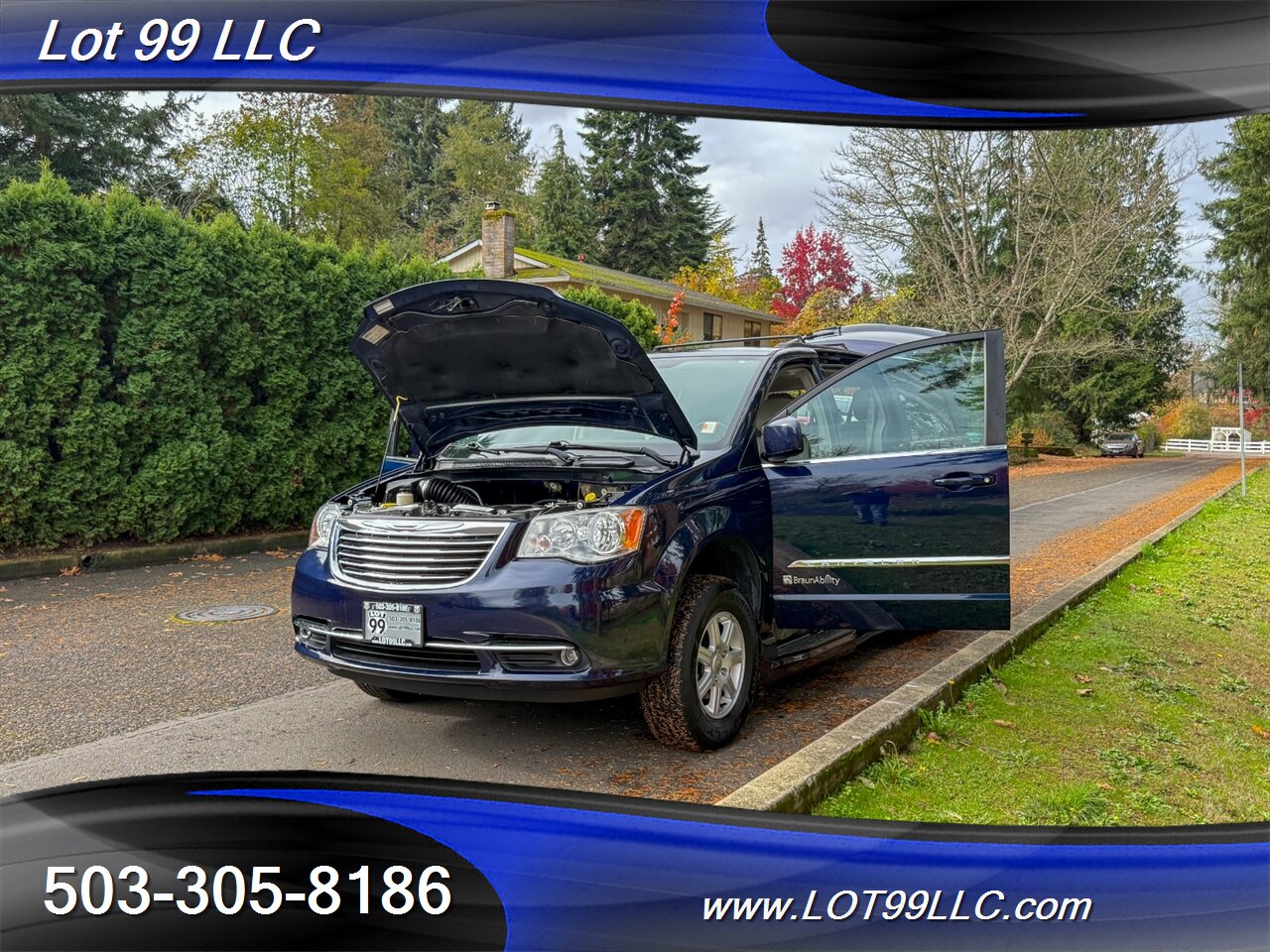 2012 Chrysler Town & Country Touring ** Braun WHEELCHAIR VAN ** Kneeling Power Ramp Backup Camera - Photo 43 - Milwaukie, OR 97267
