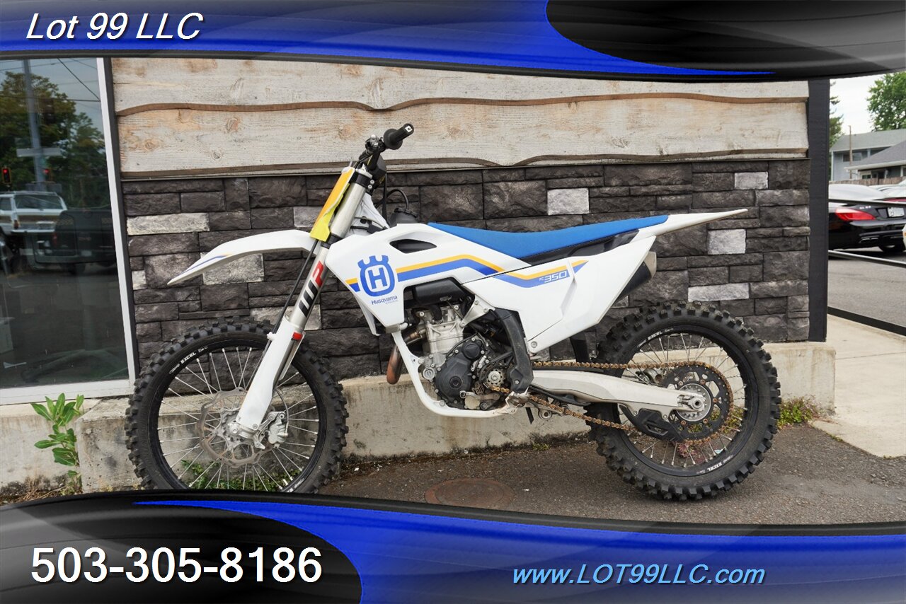 2023 Husqvarna FC 350 27.5 HOURS White Blue Seats Like New Tires   - Photo 1 - Milwaukie, OR 97267