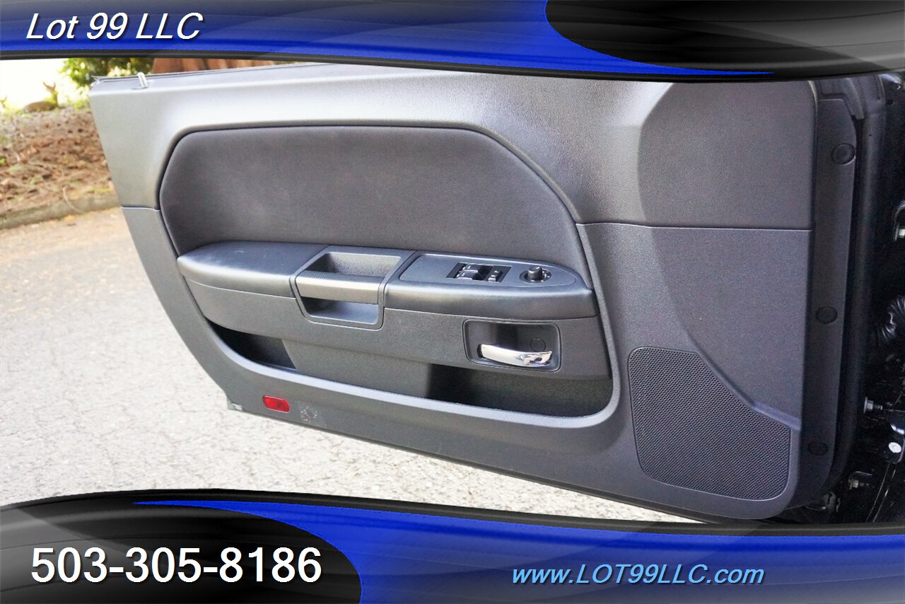 2014 Dodge Challenger SXT Coupe V6 Automatic Tinted Windows 20 Black Wheels Newer Tires Rear Spoiler - Photo 19 - Milwaukie, OR 97267
