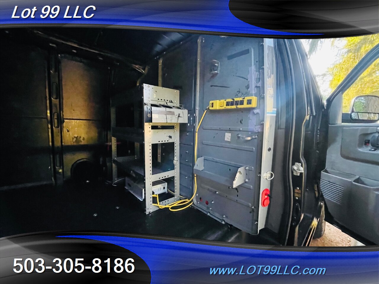 2015 Chevrolet Express Express 2500 Cargo Van 1-Owner 140k Vortec 4.   - Photo 19 - Milwaukie, OR 97267