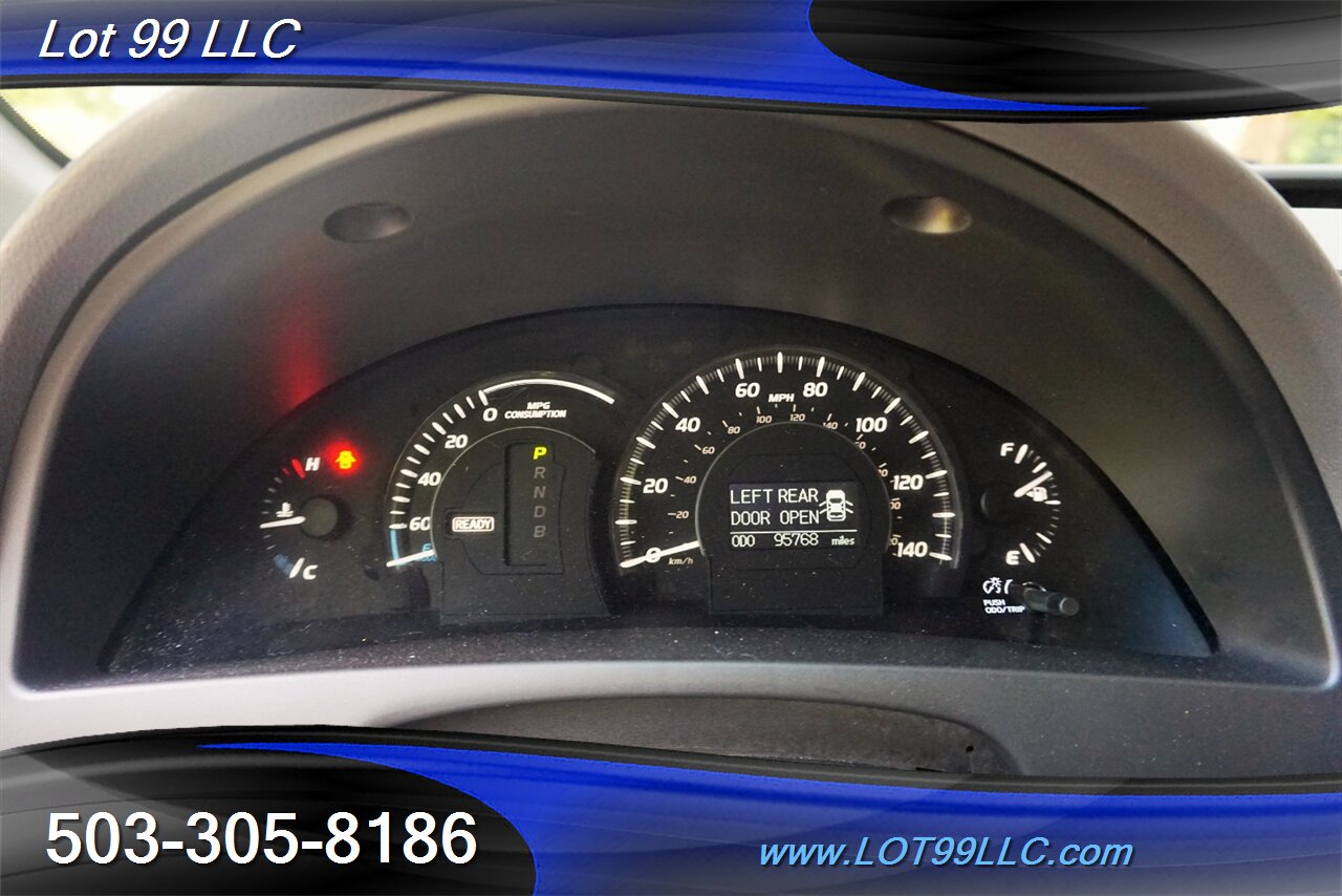 2009 Toyota Camry hybrid 95k Heated Leather Moon Roof 1 OWNER 34 MPG - Photo 19 - Milwaukie, OR 97267
