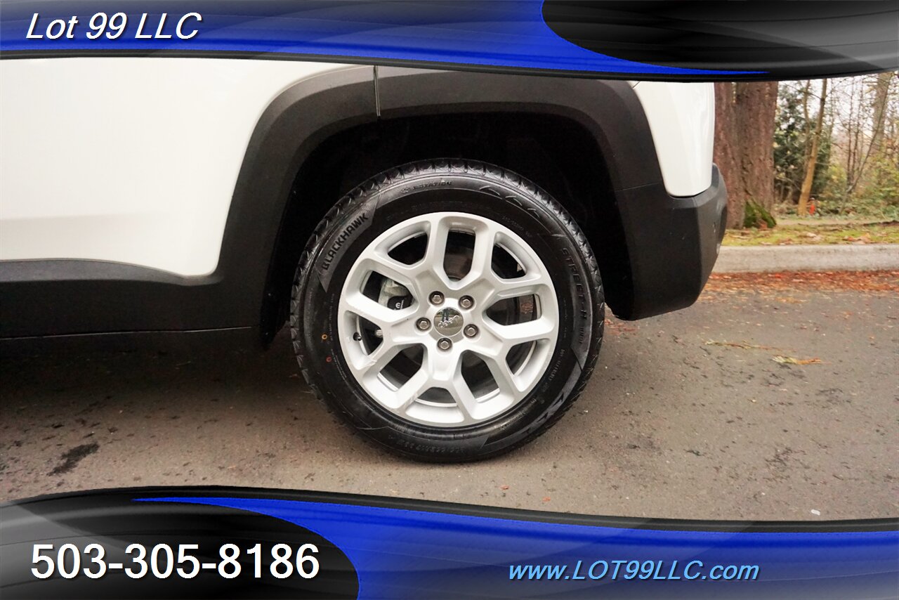 2017 Jeep Renegade Latitude 2.4L Automatic Newer Tires 2 OWNERS   - Photo 34 - Milwaukie, OR 97267