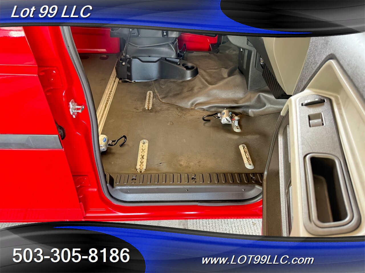 2012 Mobility Ventures MV1 Wheelchair Van WHEELCHAIR VAN 30 " Power Ramp 4.6L V8 - Photo 5 - Milwaukie, OR 97267