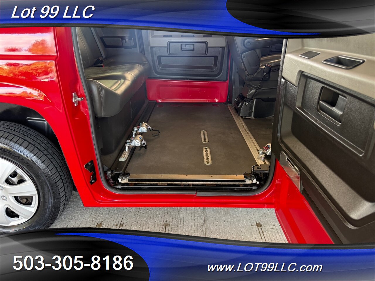 2012 Mobility Ventures MV1 Wheelchair Van WHEELCHAIR VAN 30 " Power Ramp 4.6L V8 - Photo 3 - Milwaukie, OR 97267