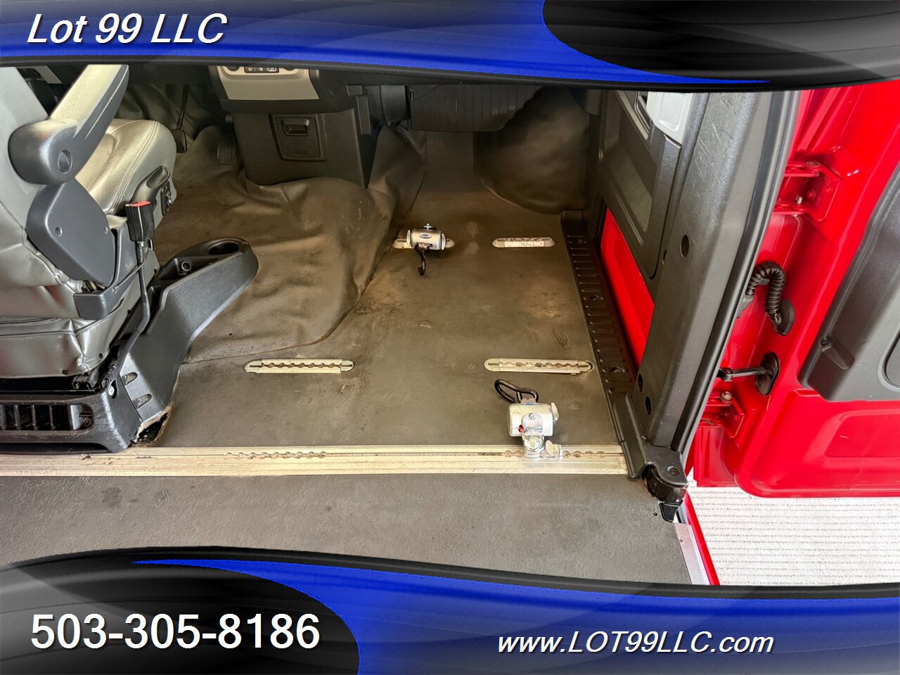 2012 Mobility Ventures MV1 Wheelchair Van WHEELCHAIR VAN 30 " Power Ramp 4.6L V8 - Photo 9 - Milwaukie, OR 97267
