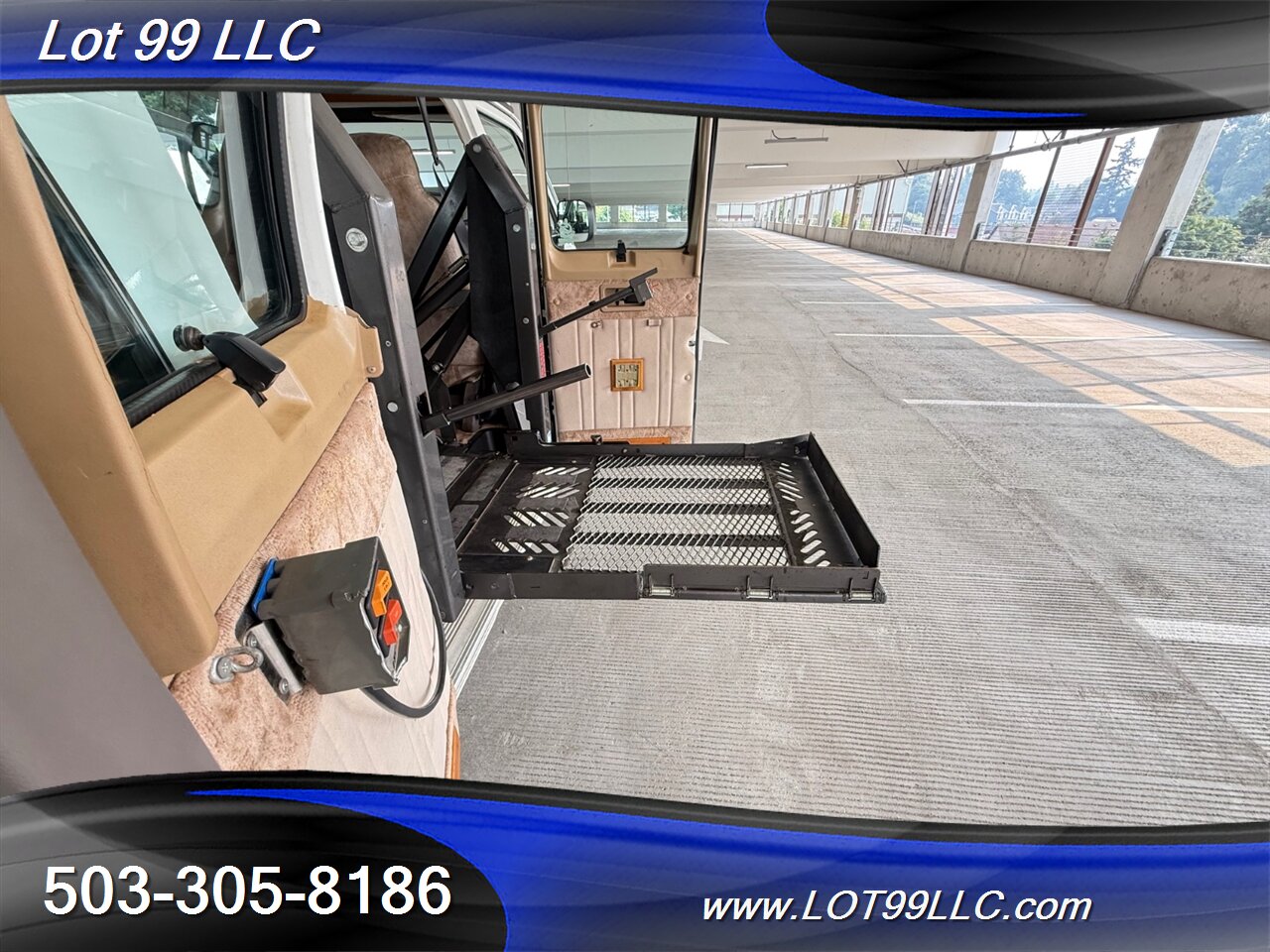 1996 Dodge Ram Van 2500 WHEELCHAIR VAN High Roof 108k  Side Power Lift - Photo 3 - Milwaukie, OR 97267