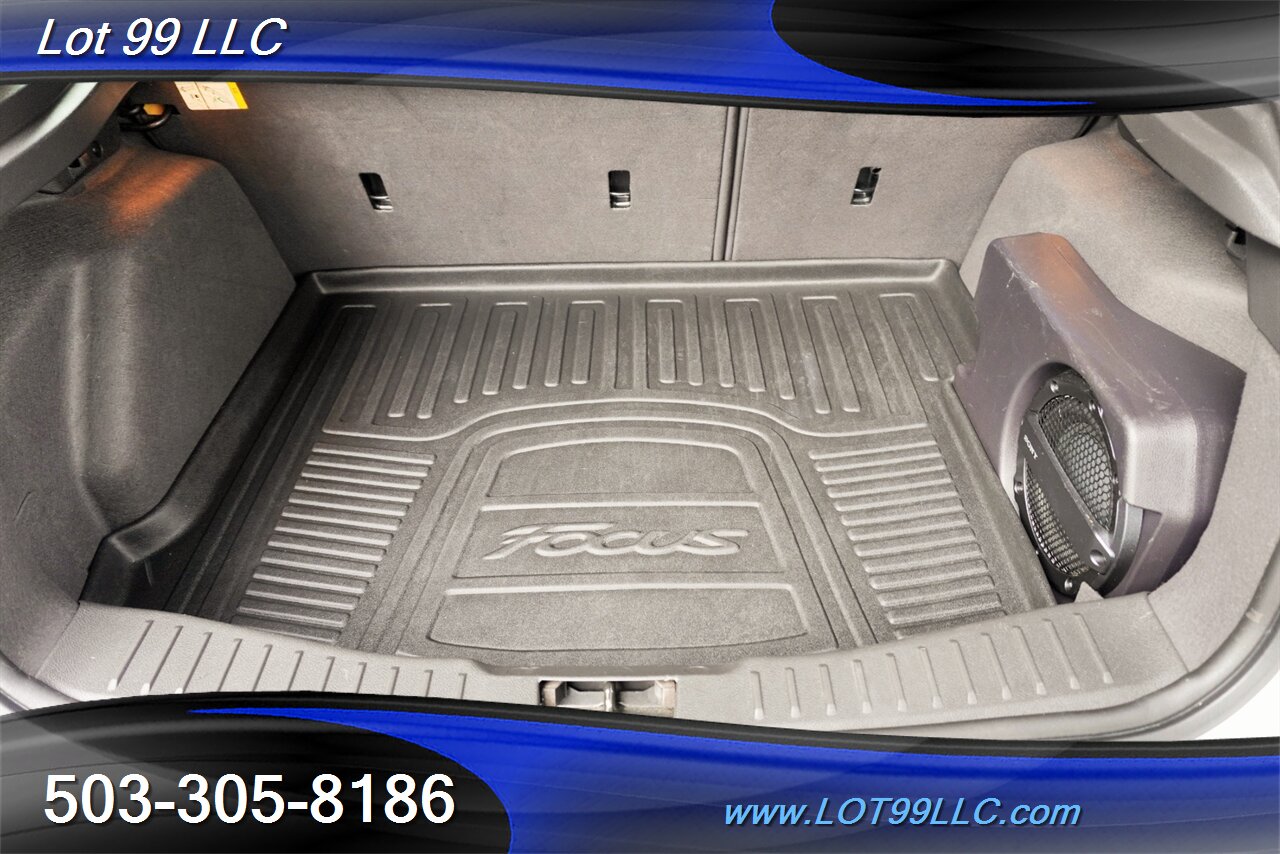2012 Ford Focus Titanium Only 57K Heated Leather GPS 2 OWNERS   - Photo 15 - Milwaukie, OR 97267
