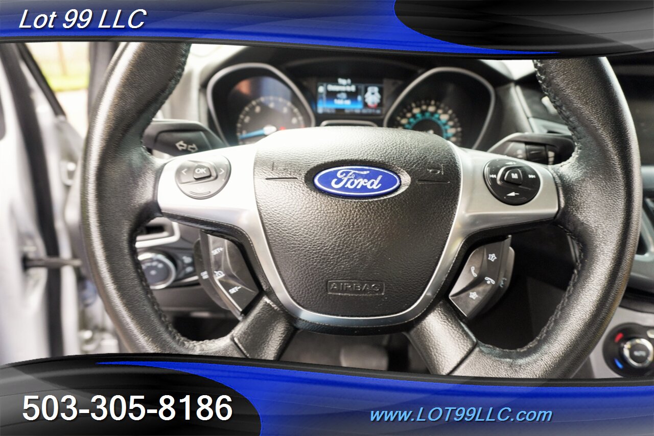 2012 Ford Focus Titanium Only 57K Heated Leather GPS 2 OWNERS   - Photo 25 - Milwaukie, OR 97267