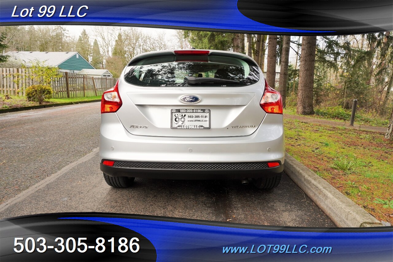 2012 Ford Focus Titanium Only 57K Heated Leather GPS 2 OWNERS   - Photo 10 - Milwaukie, OR 97267