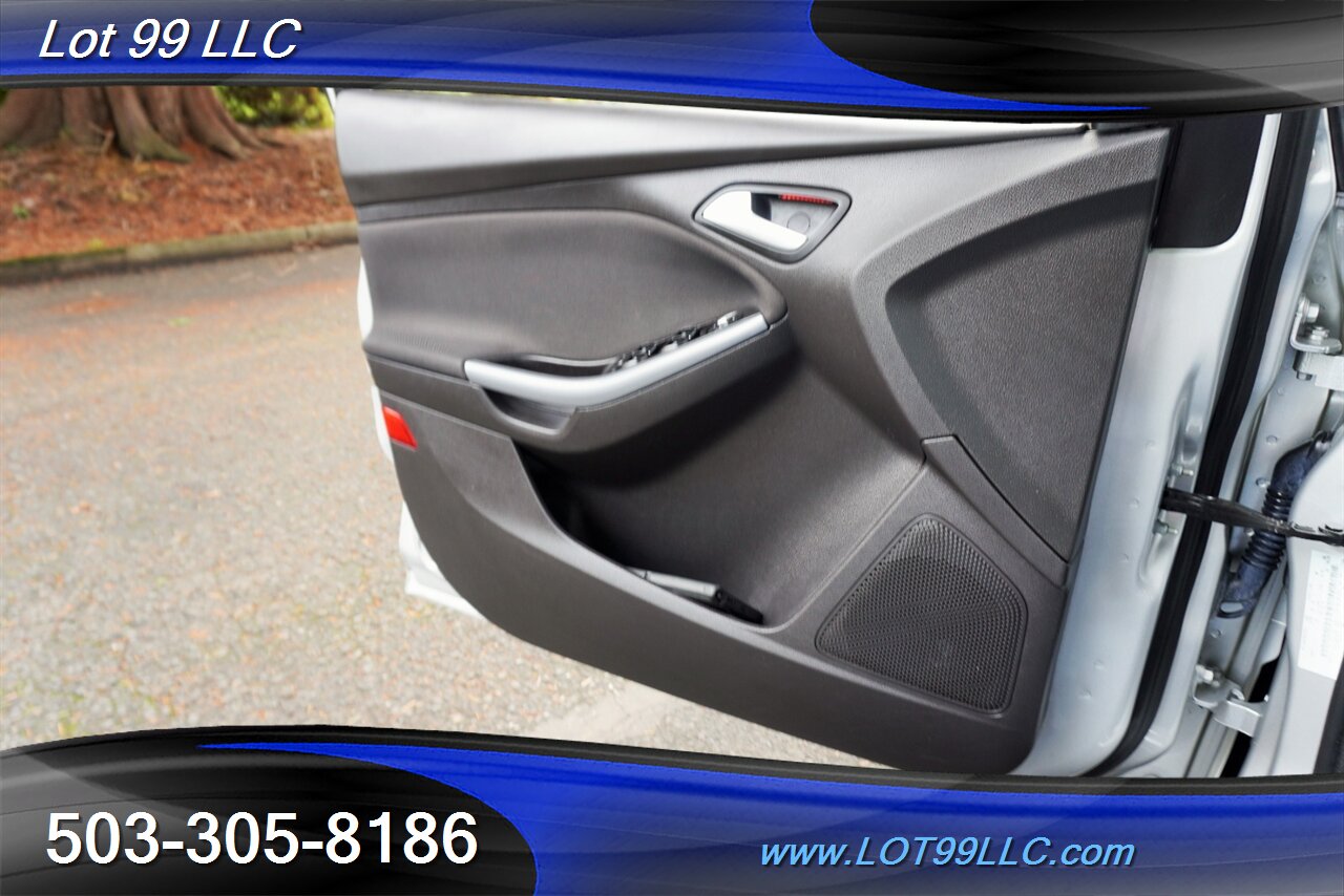 2012 Ford Focus Titanium Only 57K Heated Leather GPS 2 OWNERS   - Photo 20 - Milwaukie, OR 97267