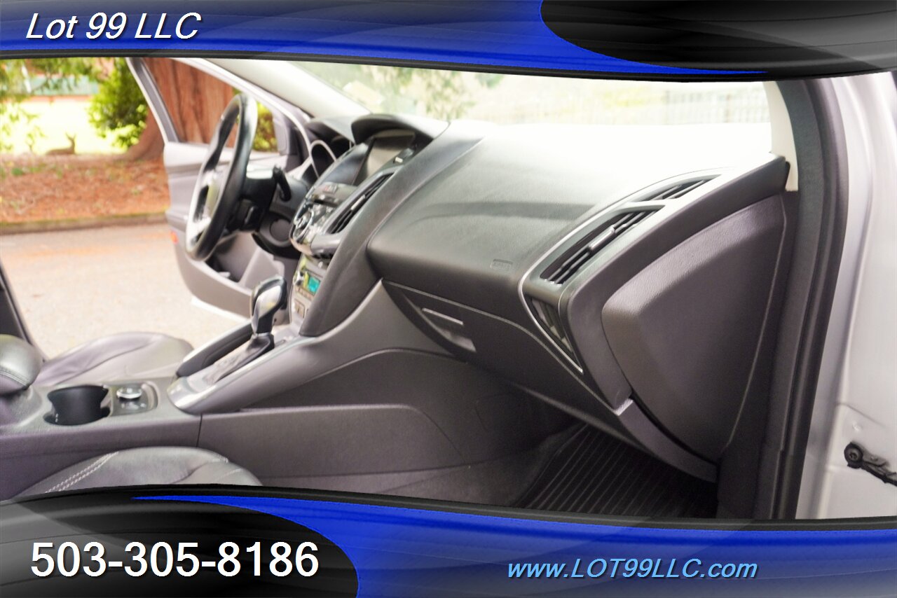 2012 Ford Focus Titanium Only 57K Heated Leather GPS 2 OWNERS   - Photo 17 - Milwaukie, OR 97267