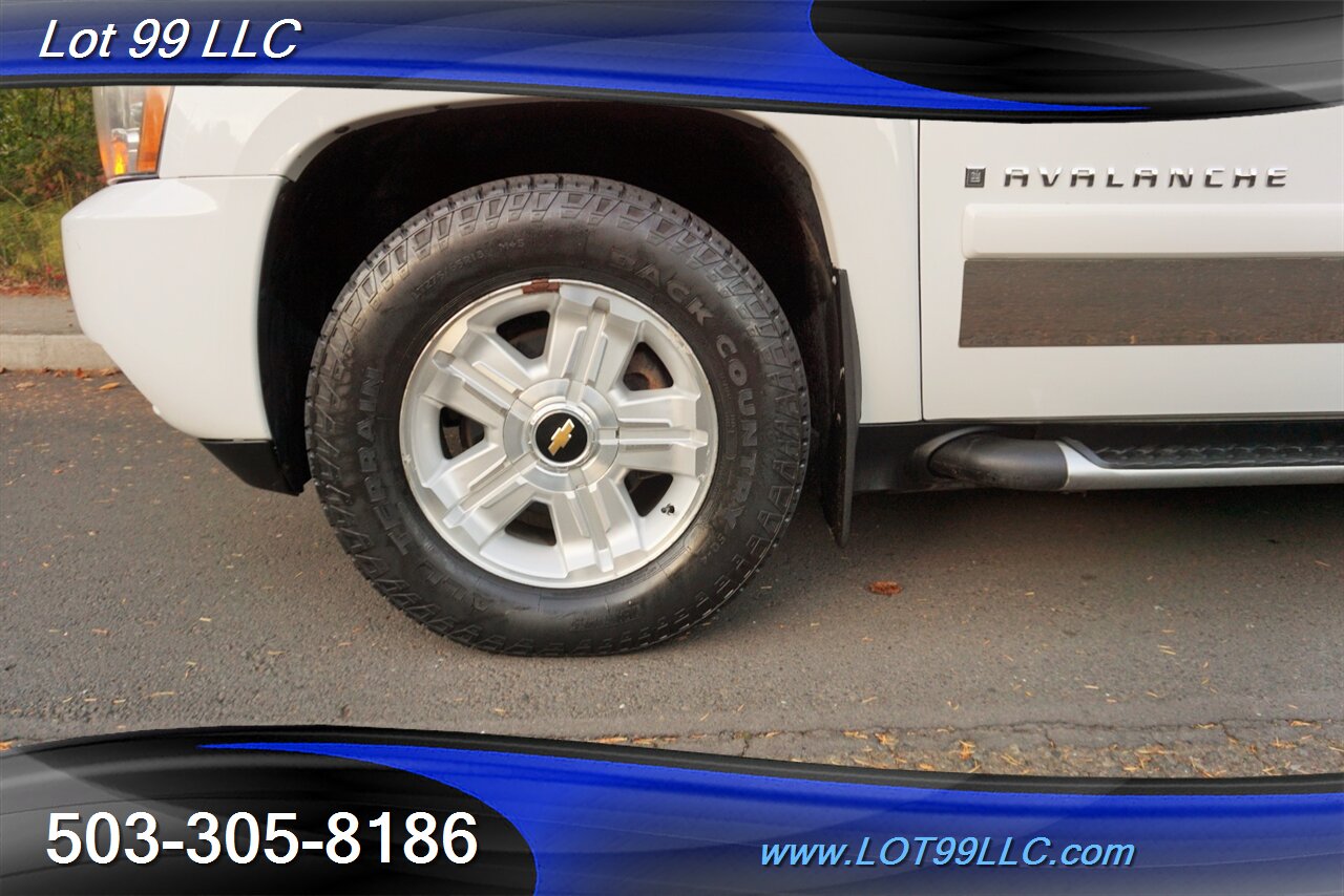 2009 Chevrolet Avalanche LTZ 4X4 V8 5.3L Auto Heated Leather Newer Tires   - Photo 3 - Milwaukie, OR 97267