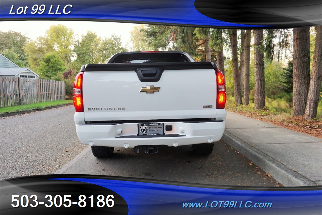 2009 Chevrolet Avalanche LTZ 4X4 V8 5.3L Auto Heated Leather Newer Tires   - Photo 10 - Milwaukie, OR 97267