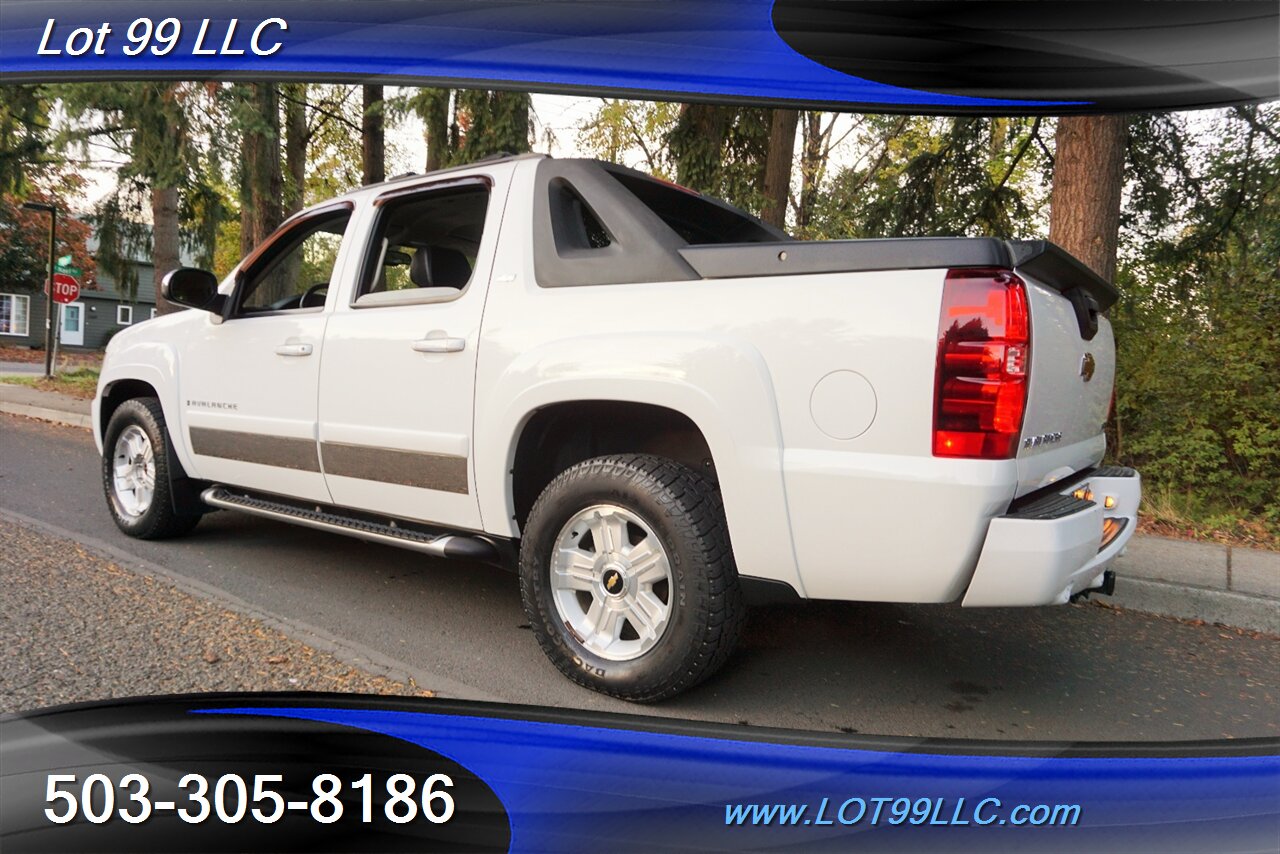 2009 Chevrolet Avalanche LTZ 4X4 V8 5.3L Auto Heated Leather Newer Tires   - Photo 11 - Milwaukie, OR 97267