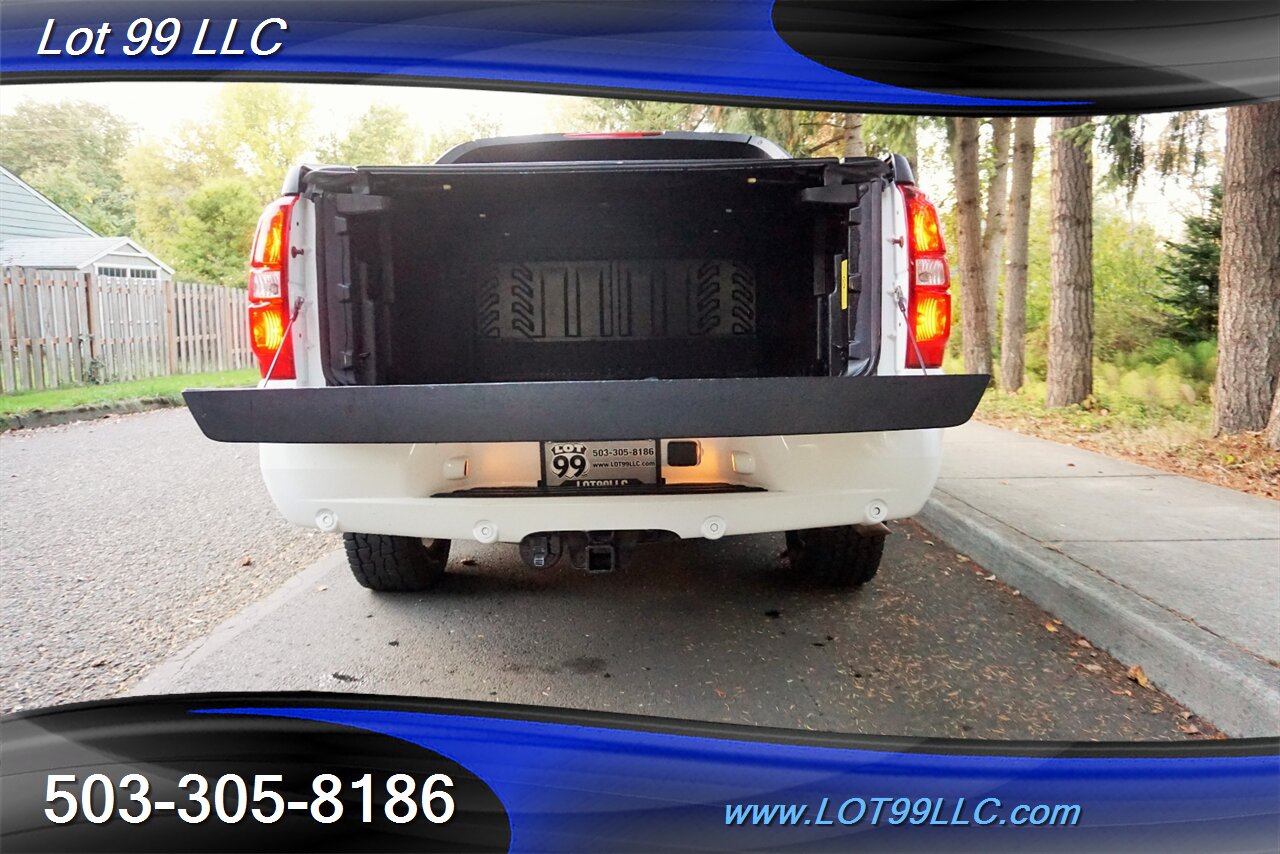 2009 Chevrolet Avalanche LTZ 4X4 V8 5.3L Auto Heated Leather Newer Tires   - Photo 15 - Milwaukie, OR 97267