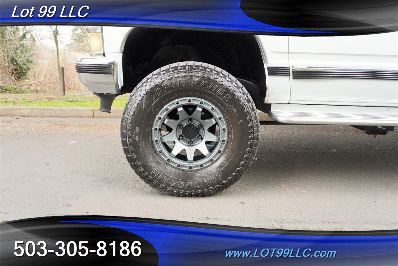 1998 Chevrolet Suburban K1500 LT 4X4 V8 5.7L Auto Leather LITED Premium  Wheels Newer Tires NO RUST ROOF RACK - Photo 35 - Milwaukie, OR 97267