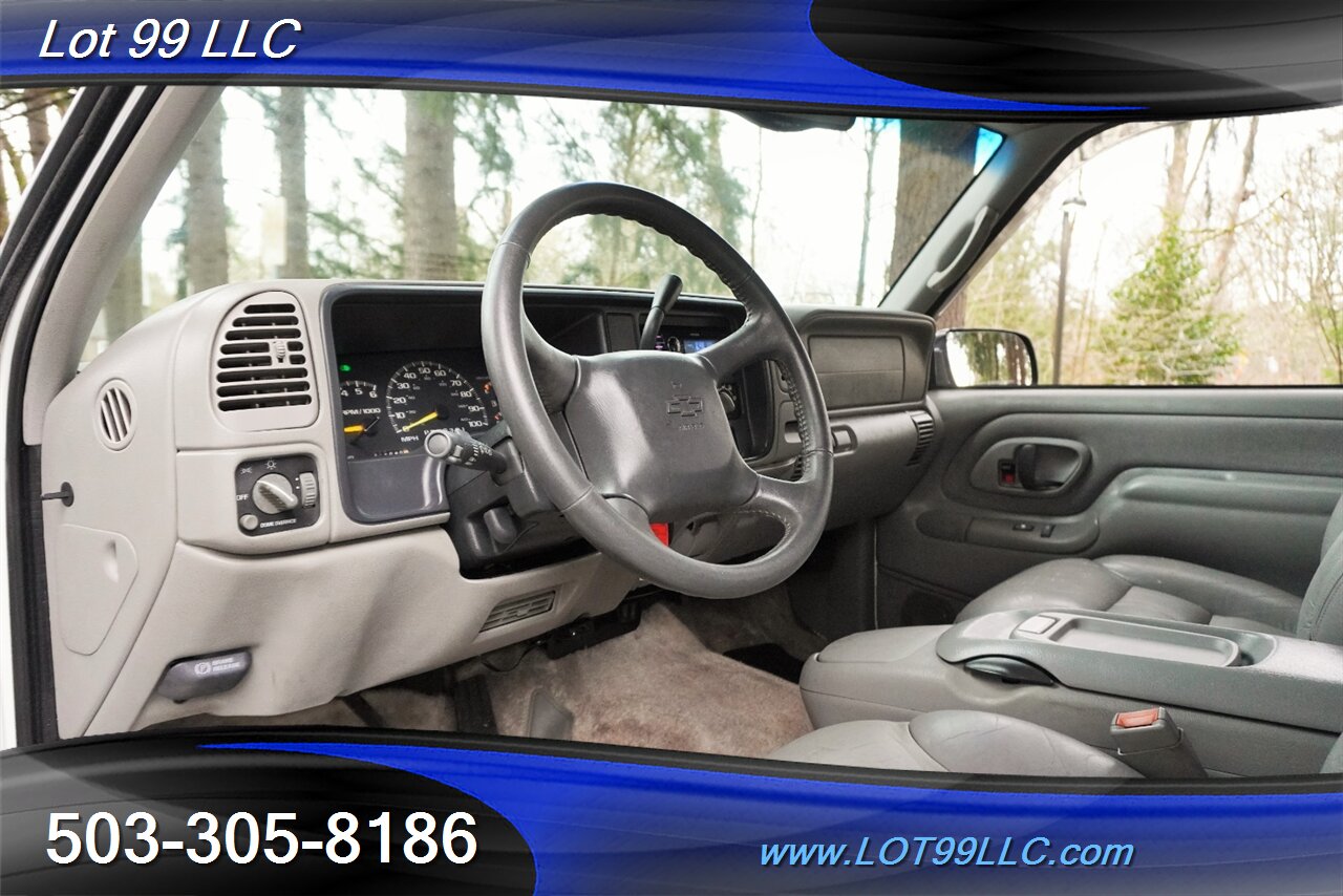 1998 Chevrolet Suburban K1500 LT 4X4 V8 5.7L Auto Leather LITED Premium  Wheels Newer Tires NO RUST ROOF RACK - Photo 12 - Milwaukie, OR 97267