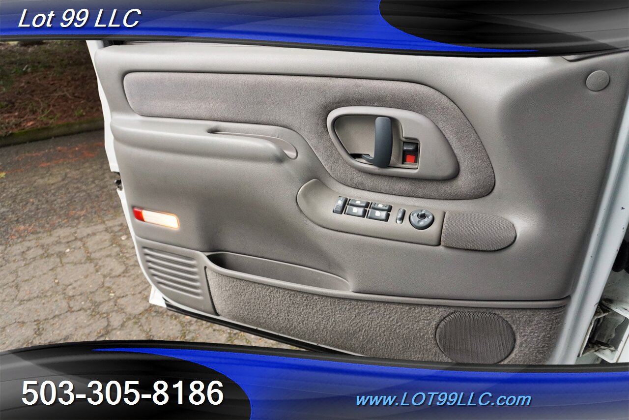 1998 Chevrolet Suburban K1500 LT 4X4 V8 5.7L Auto Leather LITED Premium  Wheels Newer Tires NO RUST ROOF RACK - Photo 20 - Milwaukie, OR 97267