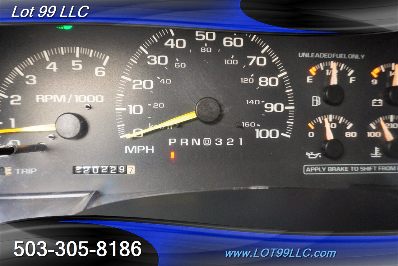 1998 Chevrolet Suburban K1500 LT 4X4 V8 5.7L Auto Leather LITED Premium  Wheels Newer Tires NO RUST ROOF RACK - Photo 23 - Milwaukie, OR 97267