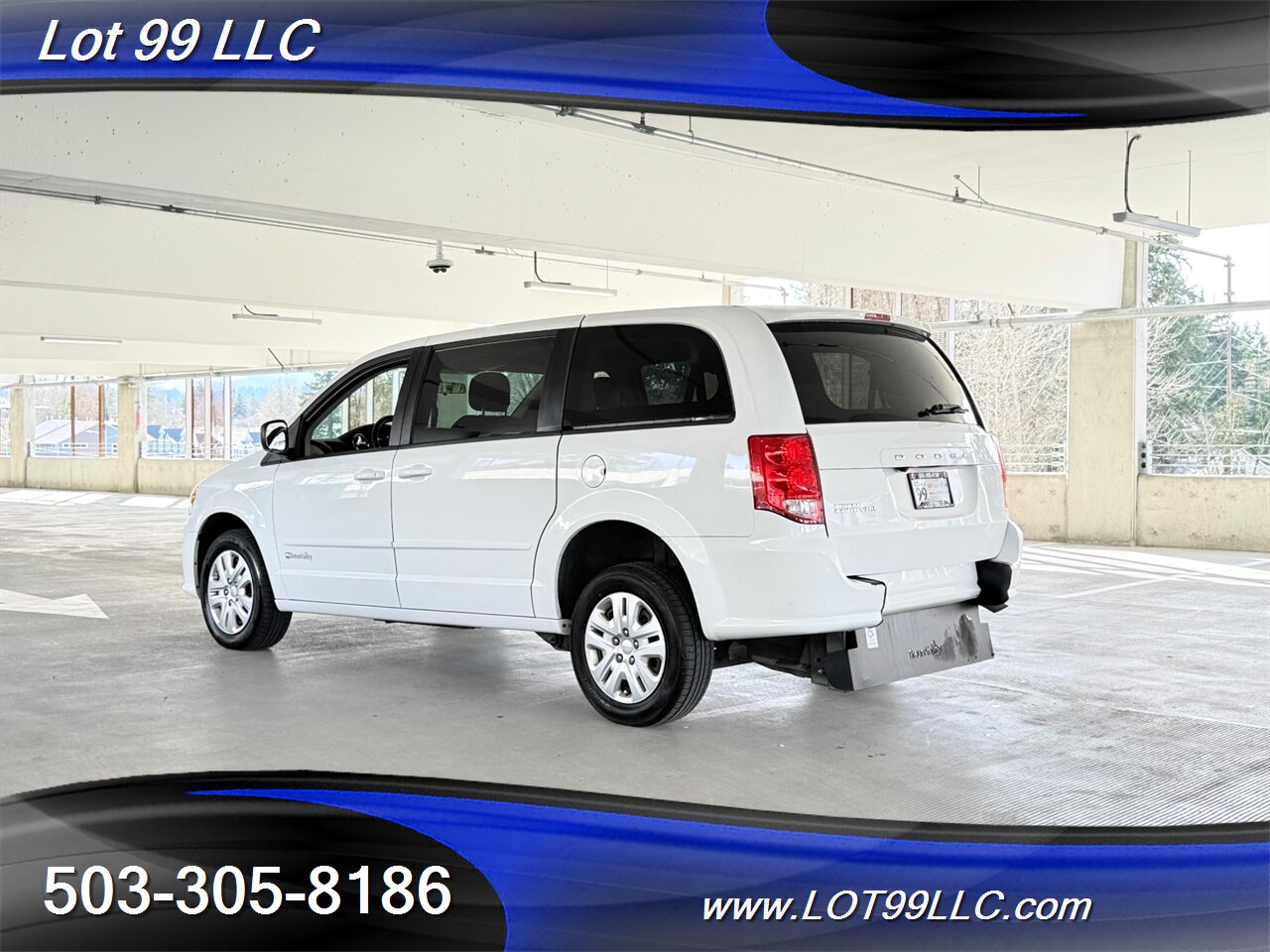 2017 Dodge Grand Caravan SE ** WHEELCHAIR VAN **REAR RAMP BraunAbility Rear Bumper Fold Out Ramp - Photo 10 - Milwaukie, OR 97267