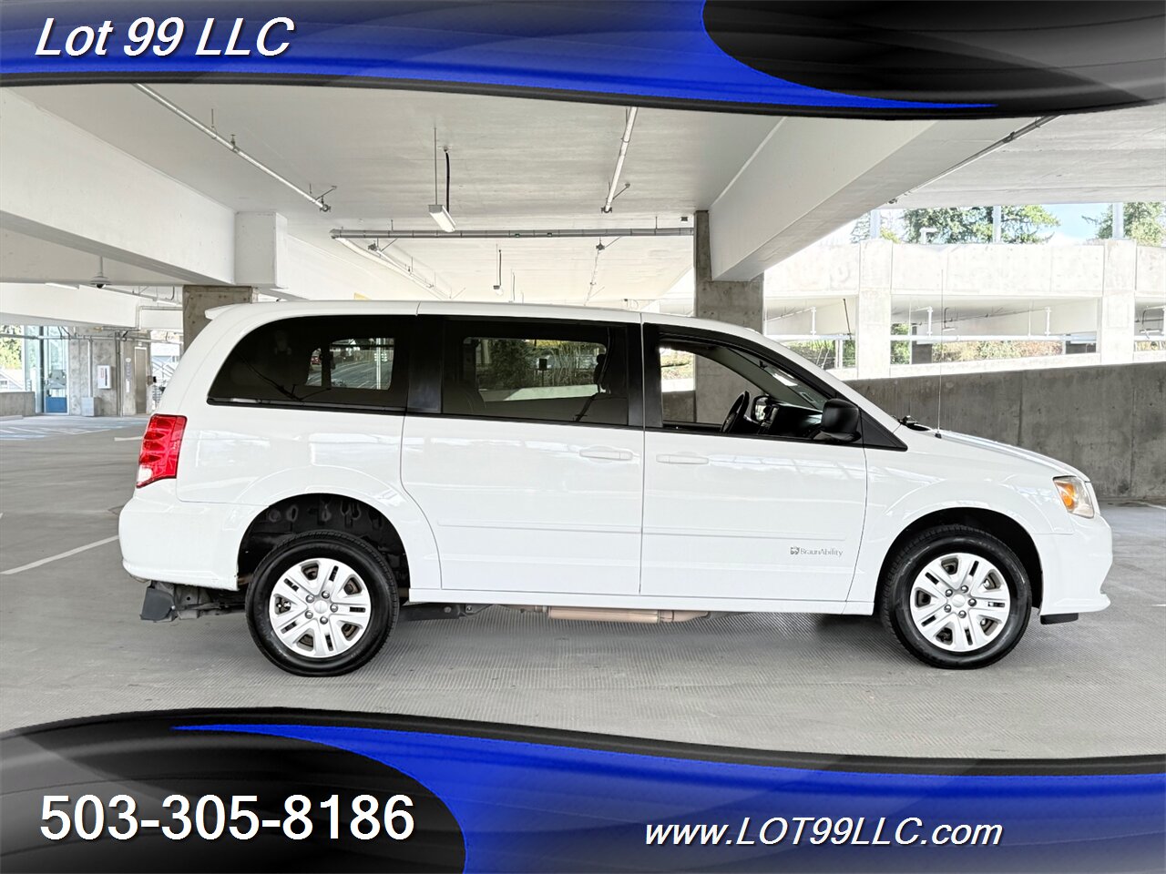 2017 Dodge Grand Caravan SE ** WHEELCHAIR VAN **REAR RAMP BraunAbility Rear Bumper Fold Out Ramp - Photo 9 - Milwaukie, OR 97267