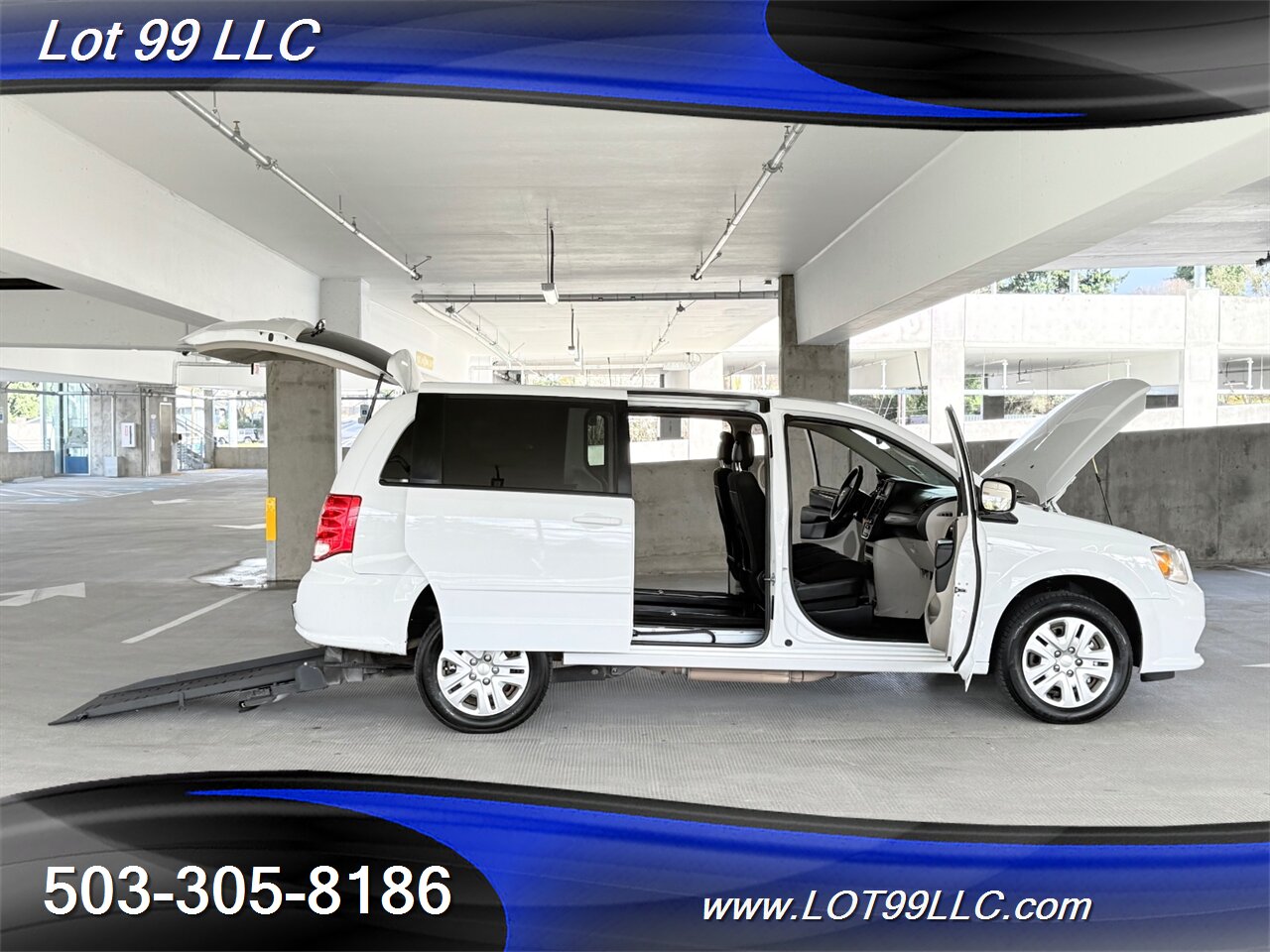 2017 Dodge Grand Caravan SE ** WHEELCHAIR VAN **REAR RAMP BraunAbility Rear Bumper Fold Out Ramp - Photo 2 - Milwaukie, OR 97267