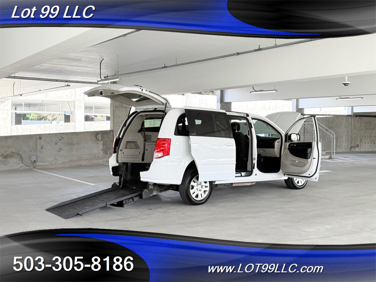 2017 Dodge Grand Caravan SE ** WHEELCHAIR VAN **REAR RAMP BraunAbility Rear Bumper Fold Out Ramp - Photo 1 - Milwaukie, OR 97267
