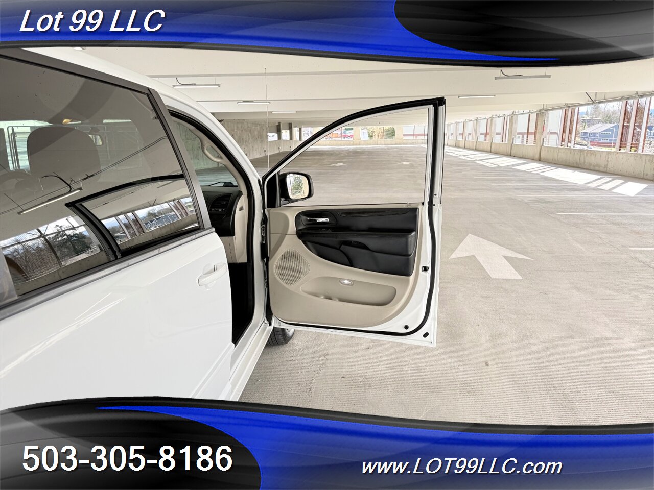 2017 Dodge Grand Caravan SE ** WHEELCHAIR VAN **REAR RAMP BraunAbility Rear Bumper Fold Out Ramp - Photo 26 - Milwaukie, OR 97267