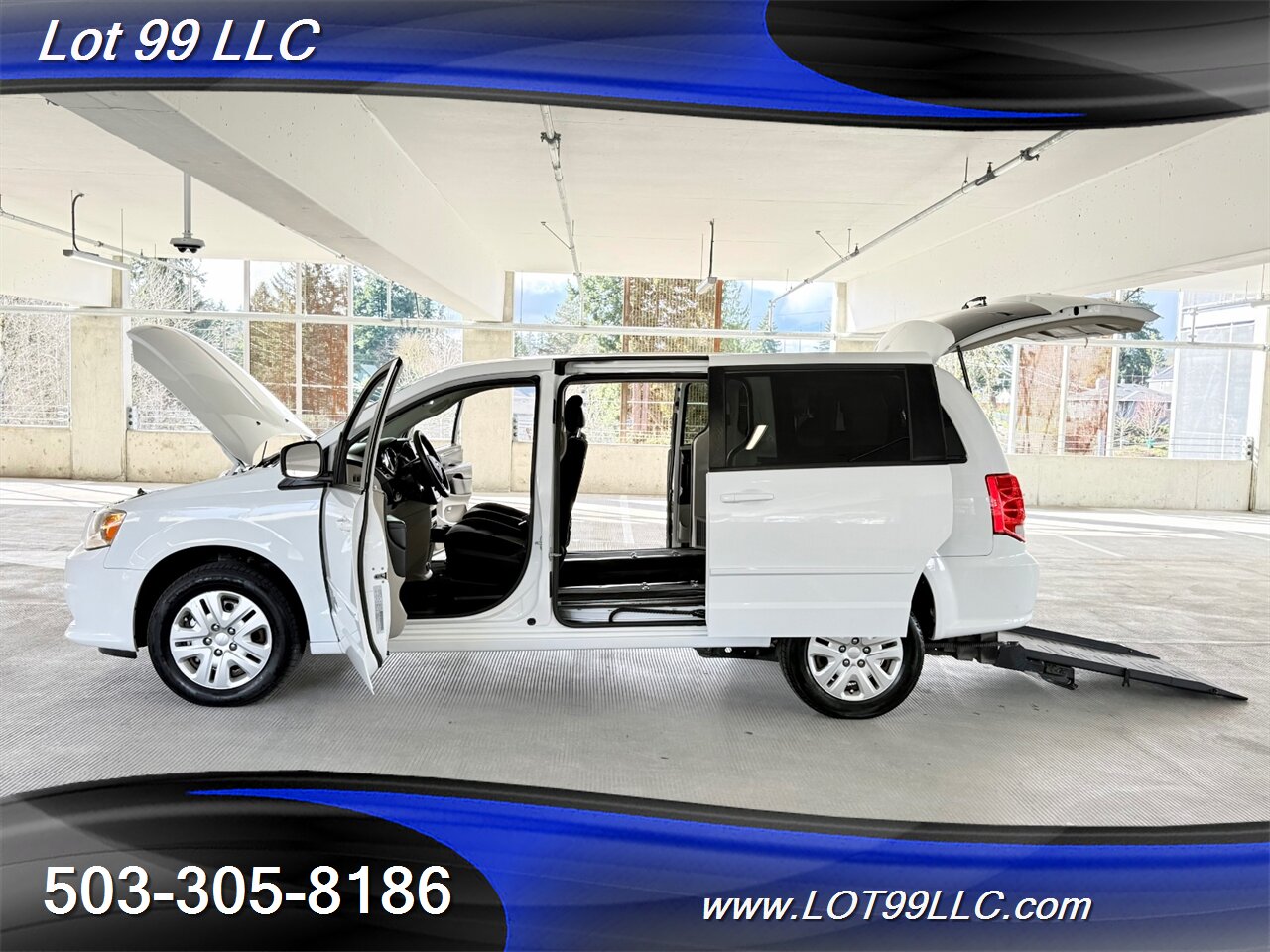 2017 Dodge Grand Caravan SE ** WHEELCHAIR VAN **REAR RAMP BraunAbility Rear Bumper Fold Out Ramp - Photo 32 - Milwaukie, OR 97267